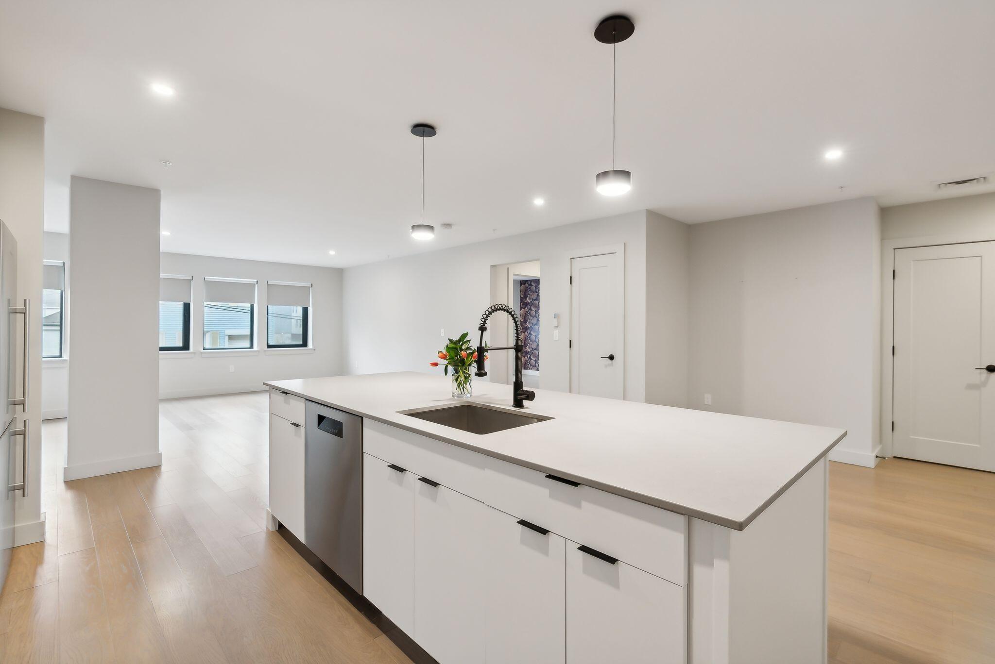 75 Chestnut Street, 204