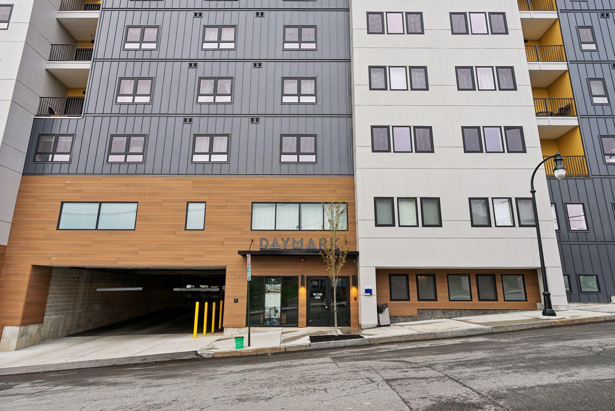 75 Chestnut Street, 204