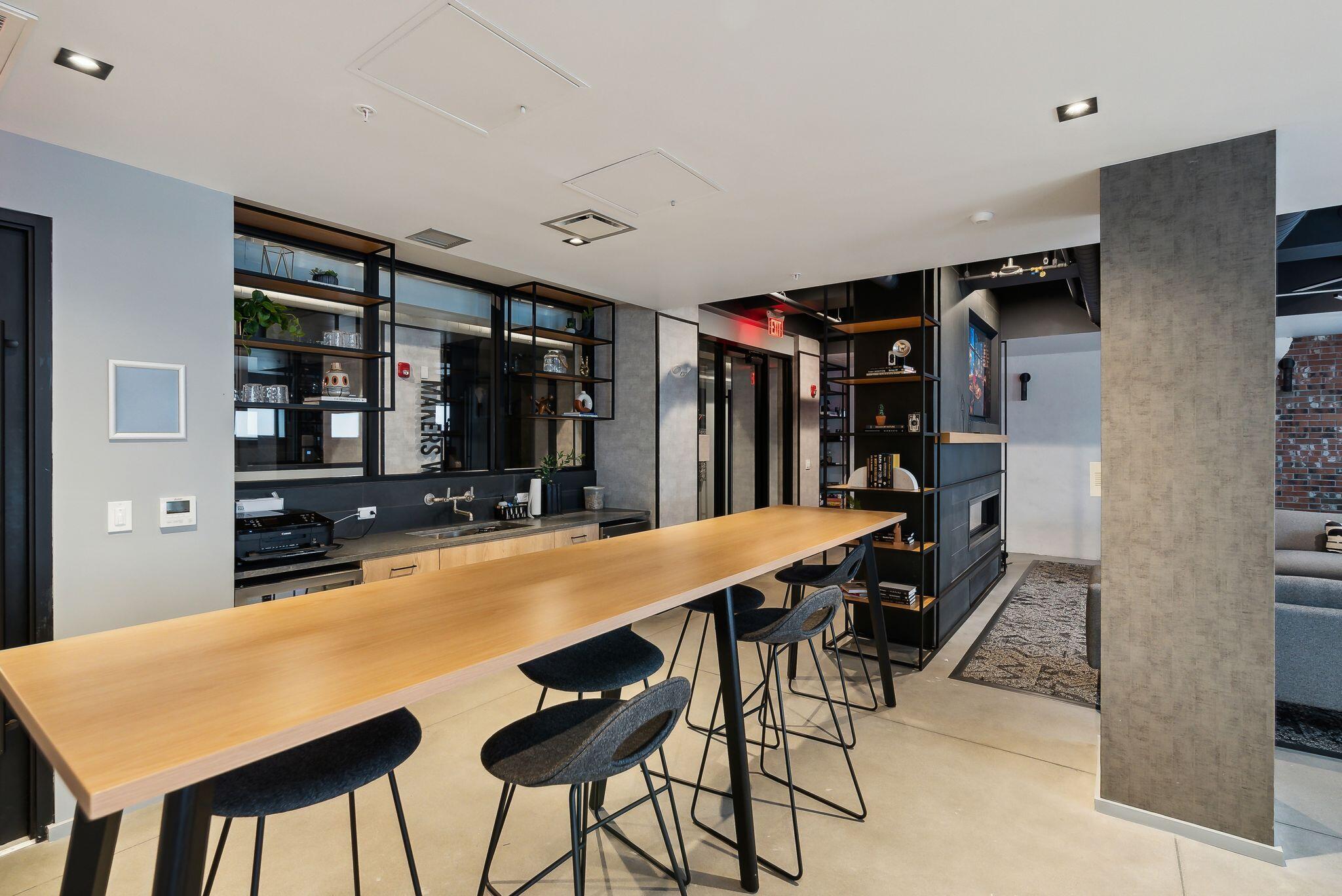 75 Chestnut Street, 204