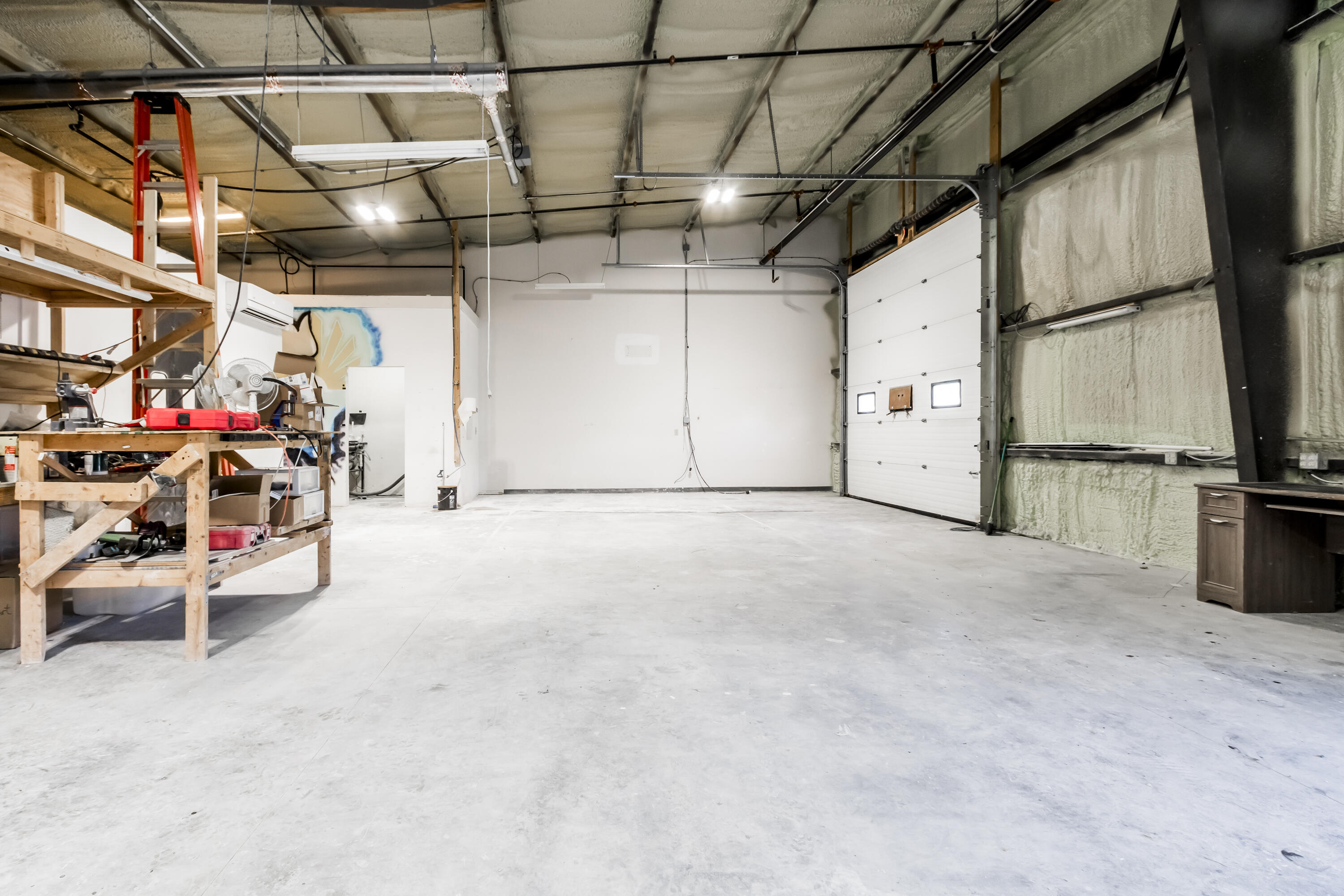 2 Lincoln Avenue, 8