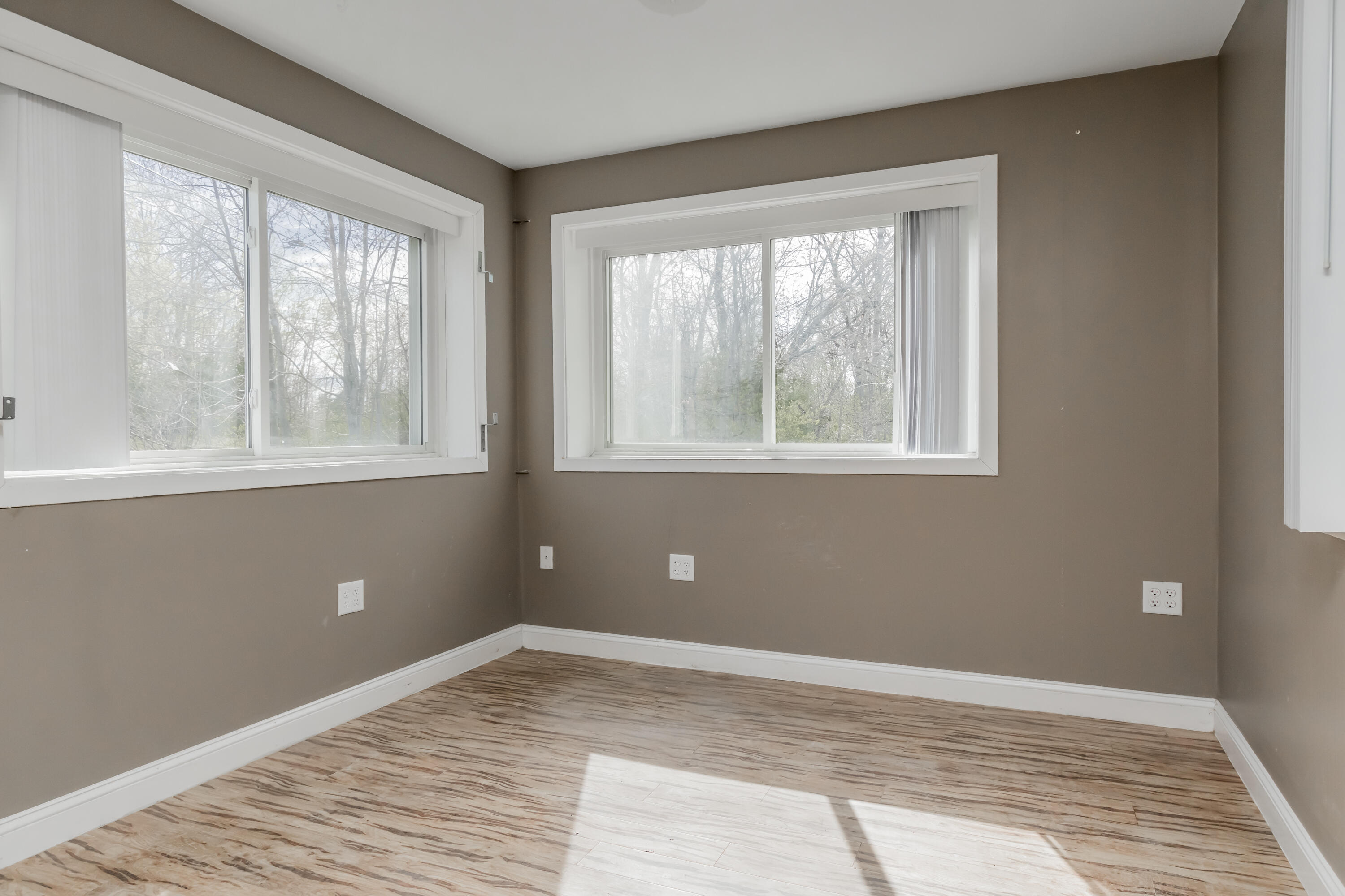 2 Lincoln Avenue, 8