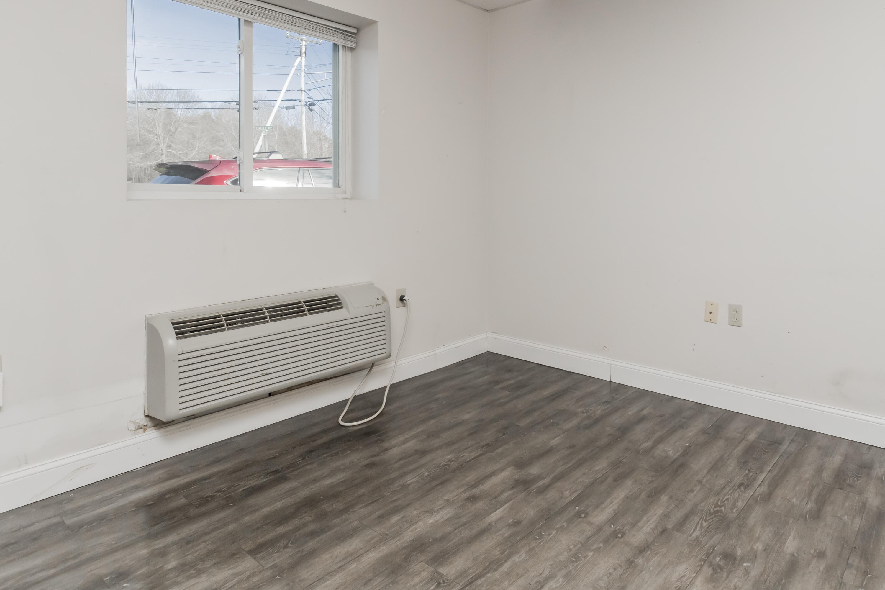 2 Lincoln Avenue, 8