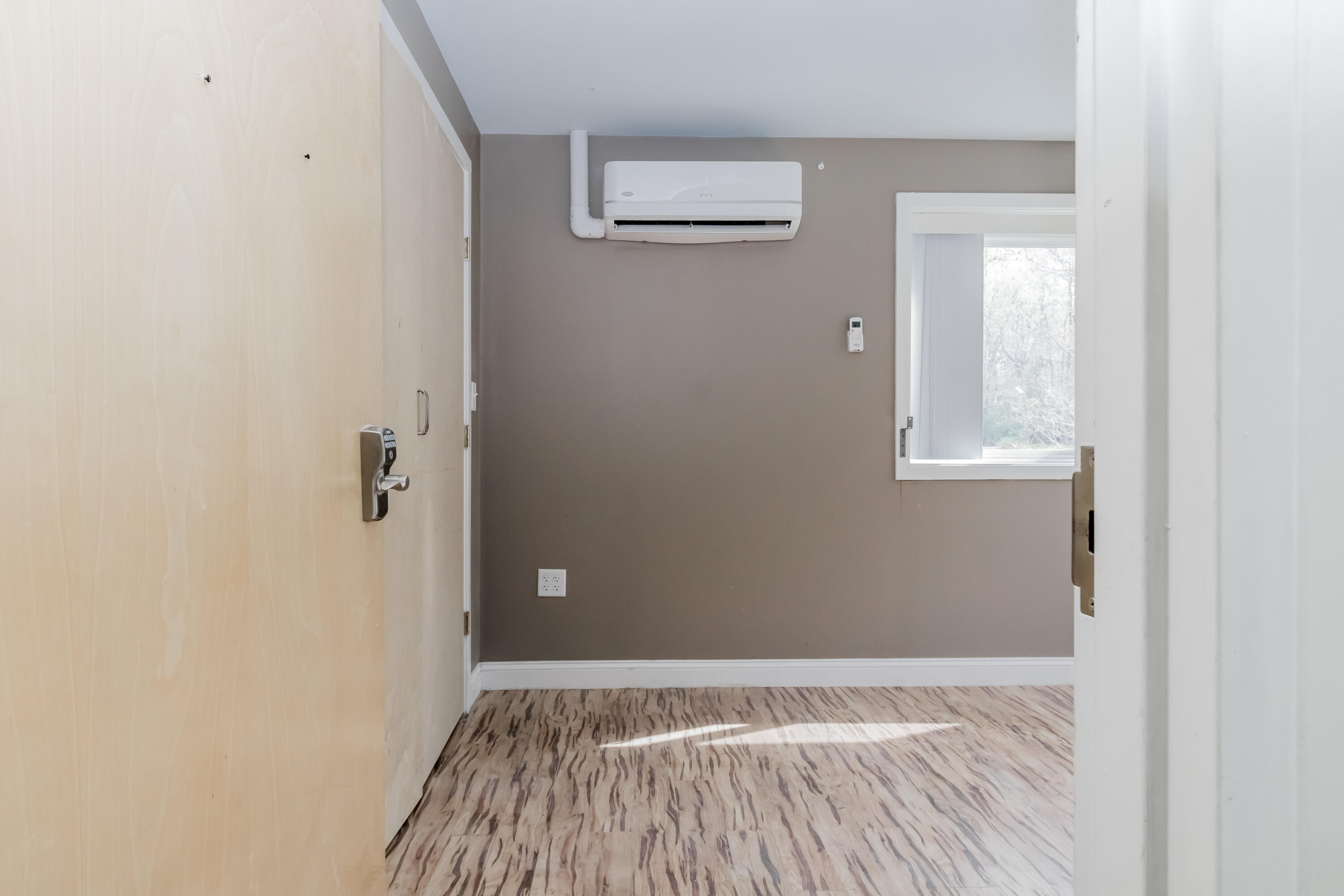 2 Lincoln Avenue, 8
