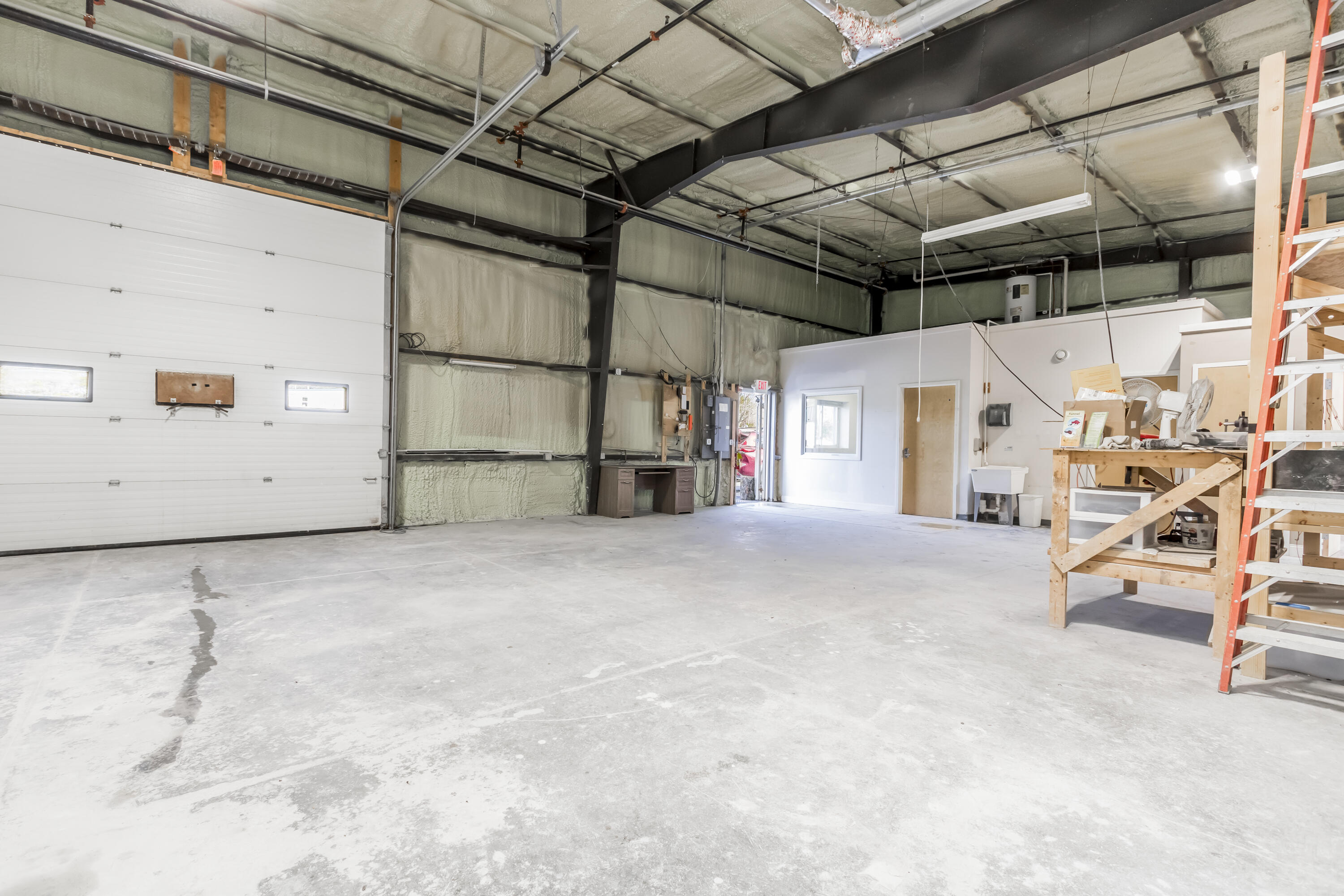 2 Lincoln Avenue, 8