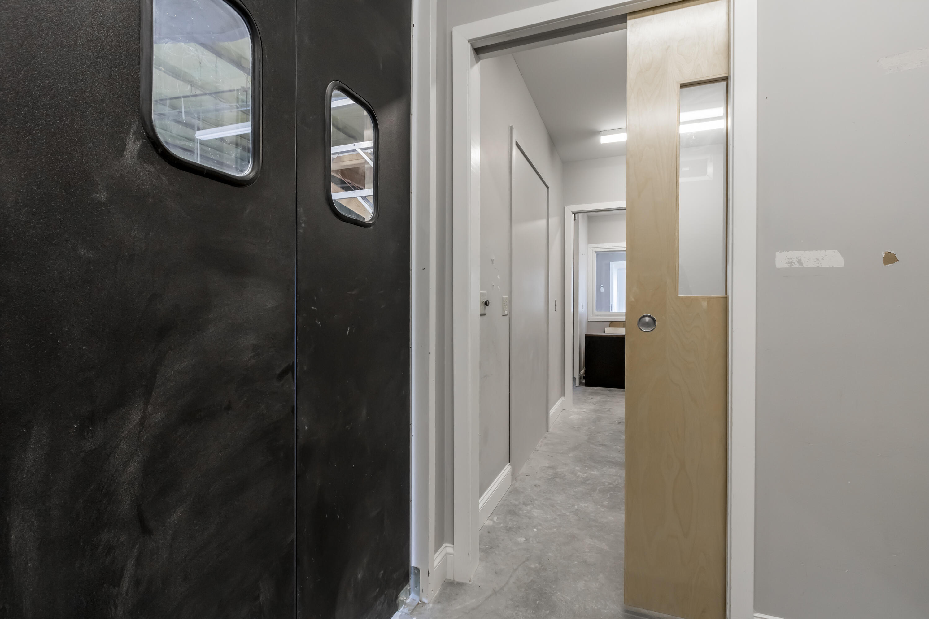 2 Lincoln Avenue, 8