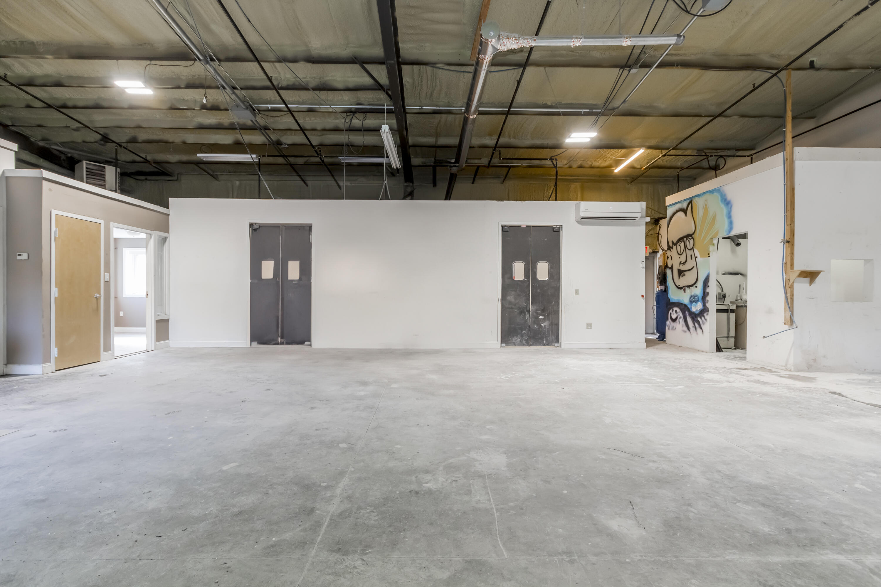 2 Lincoln Avenue, 8