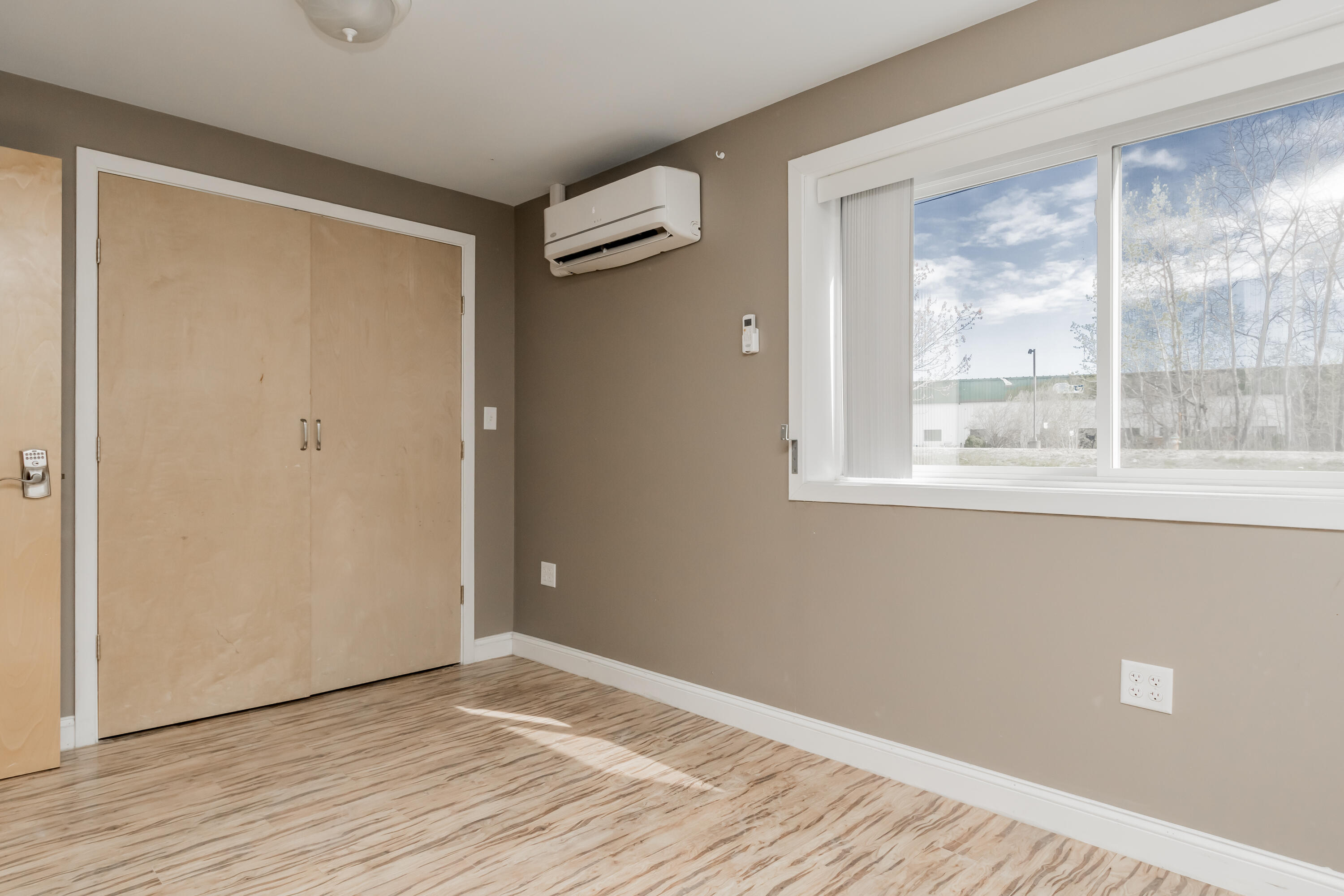 2 Lincoln Avenue, 8