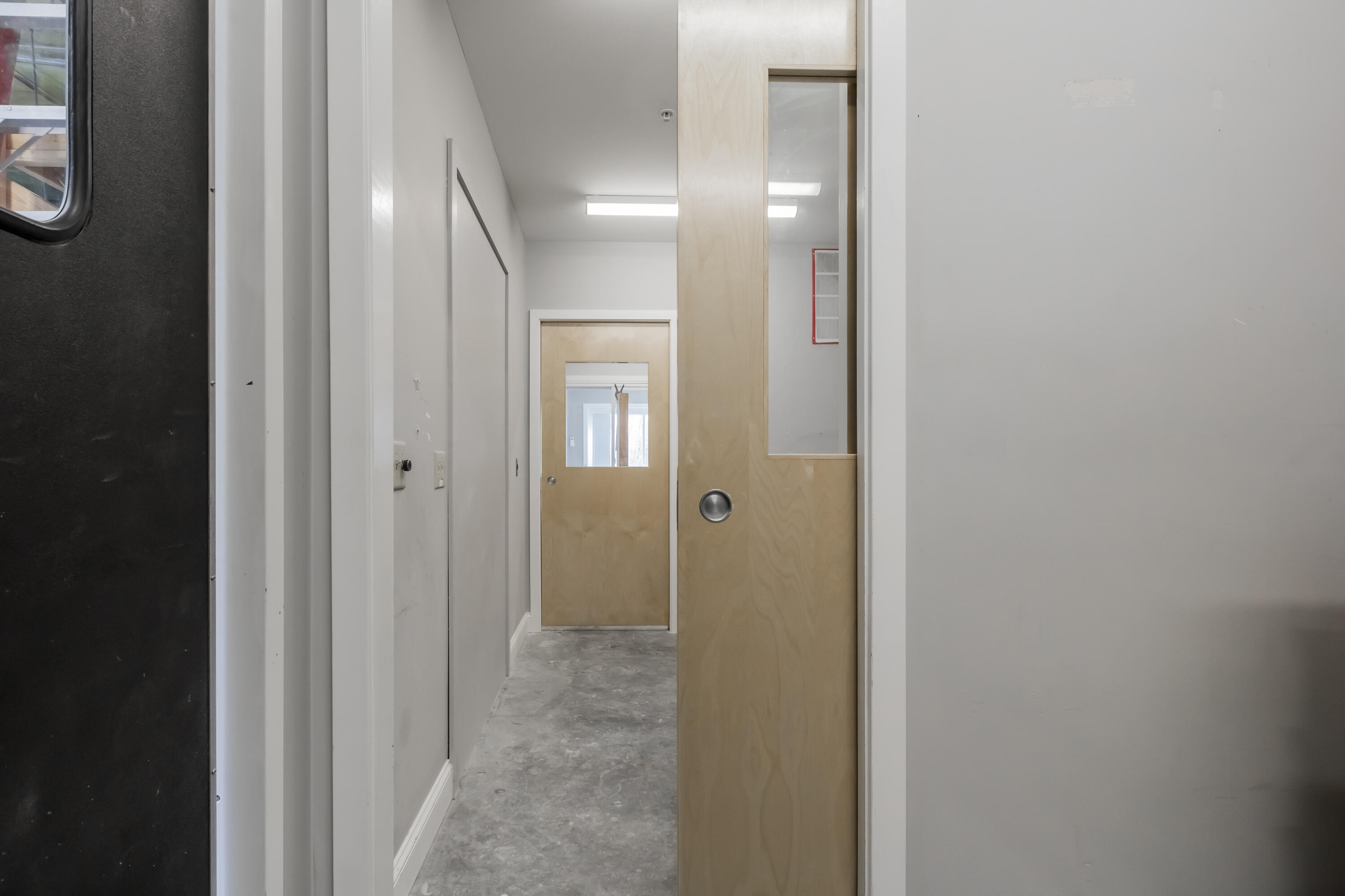 2 Lincoln Avenue, 8