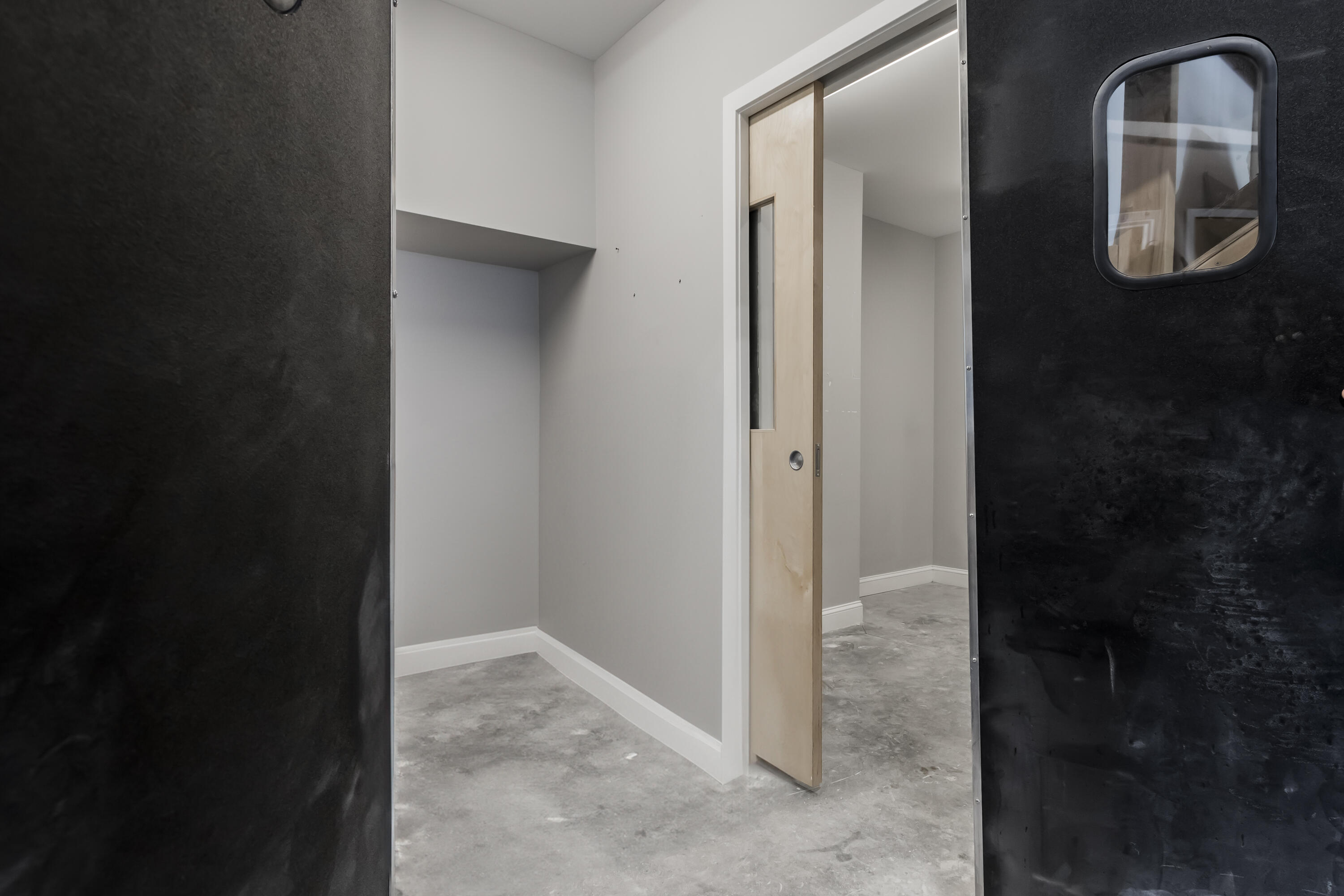 2 Lincoln Avenue, 8