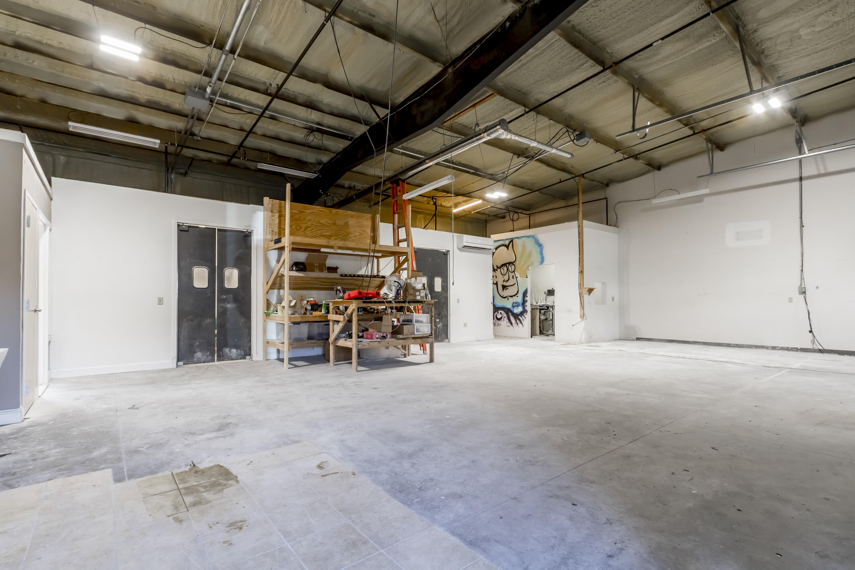 2 Lincoln Avenue, 8