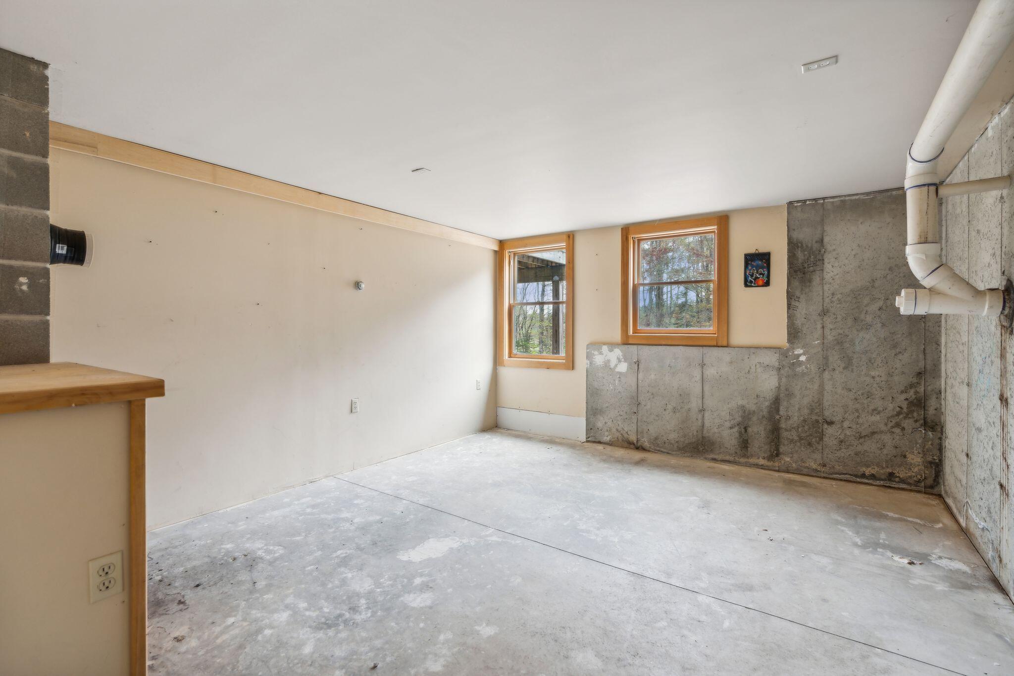 686 Lake House Road