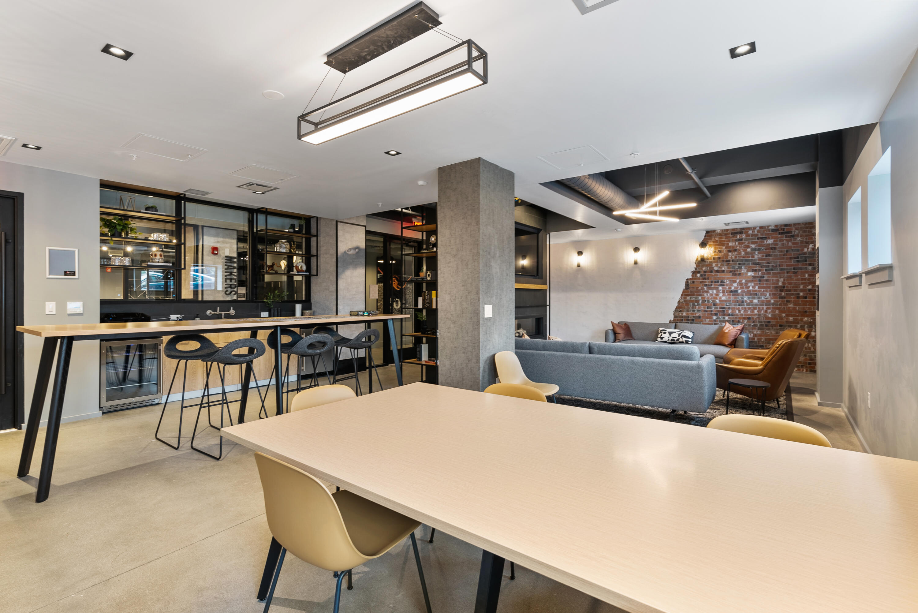 75 Chestnut Street, 605
