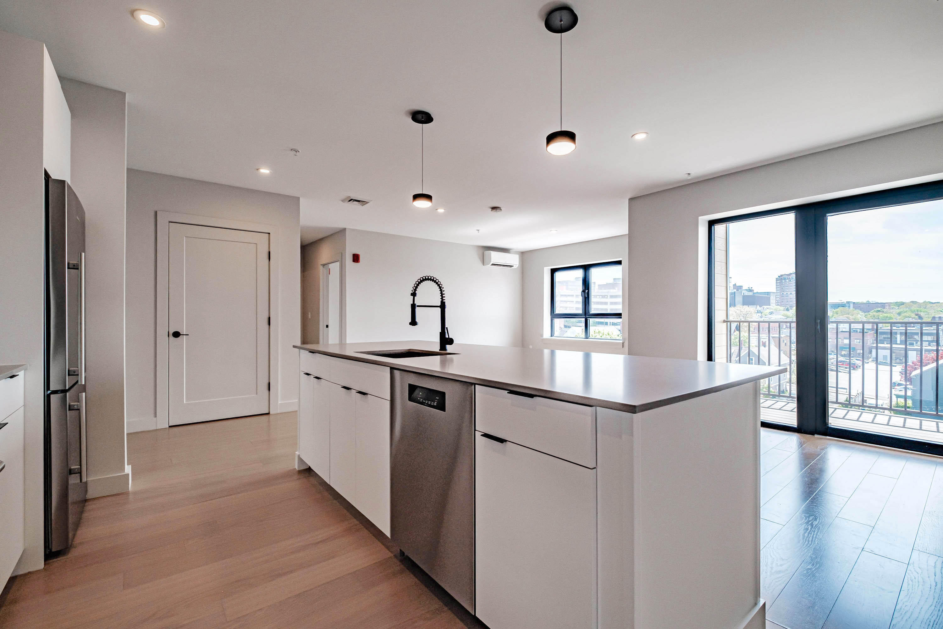 75 Chestnut Street, 605