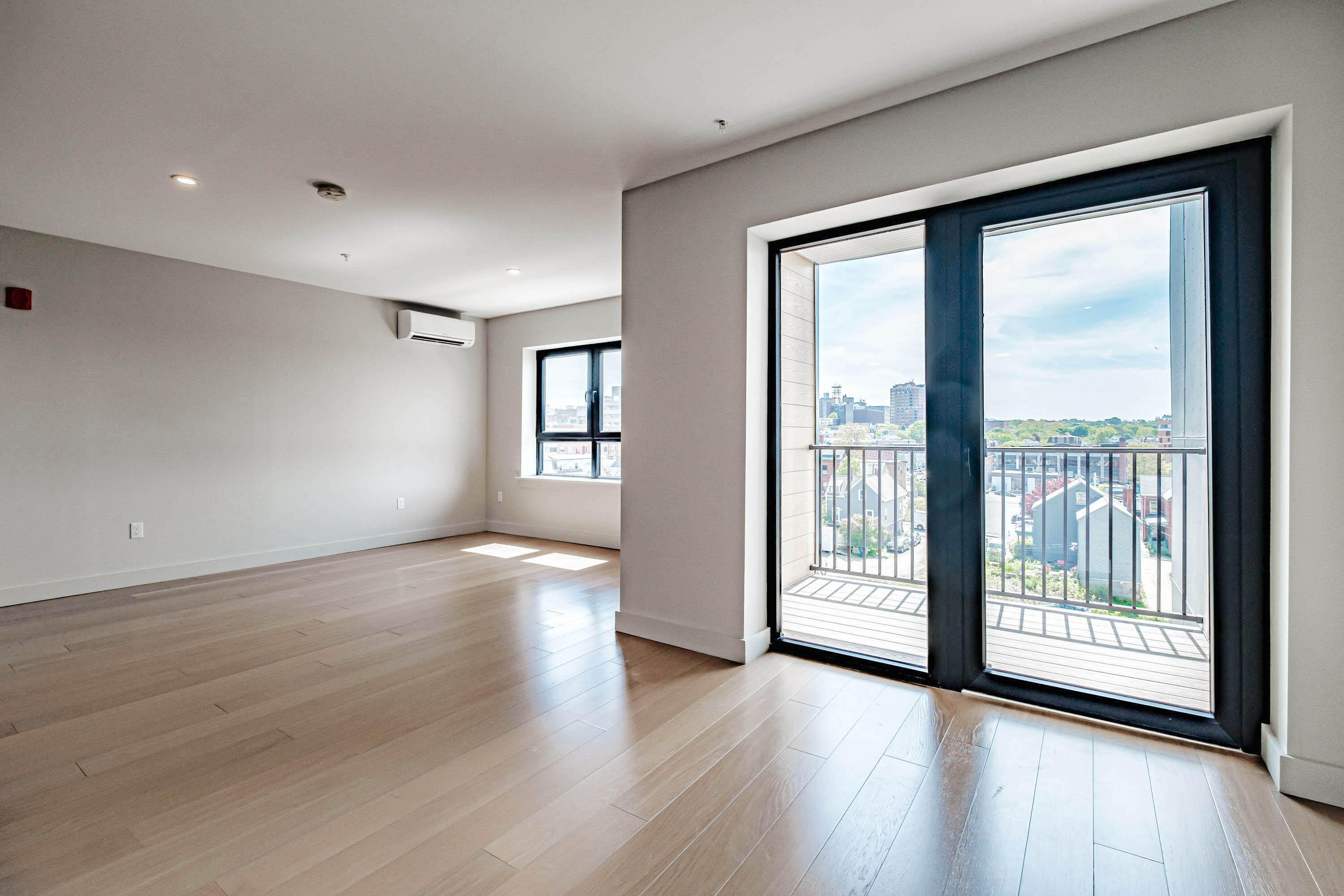 75 Chestnut Street, 605