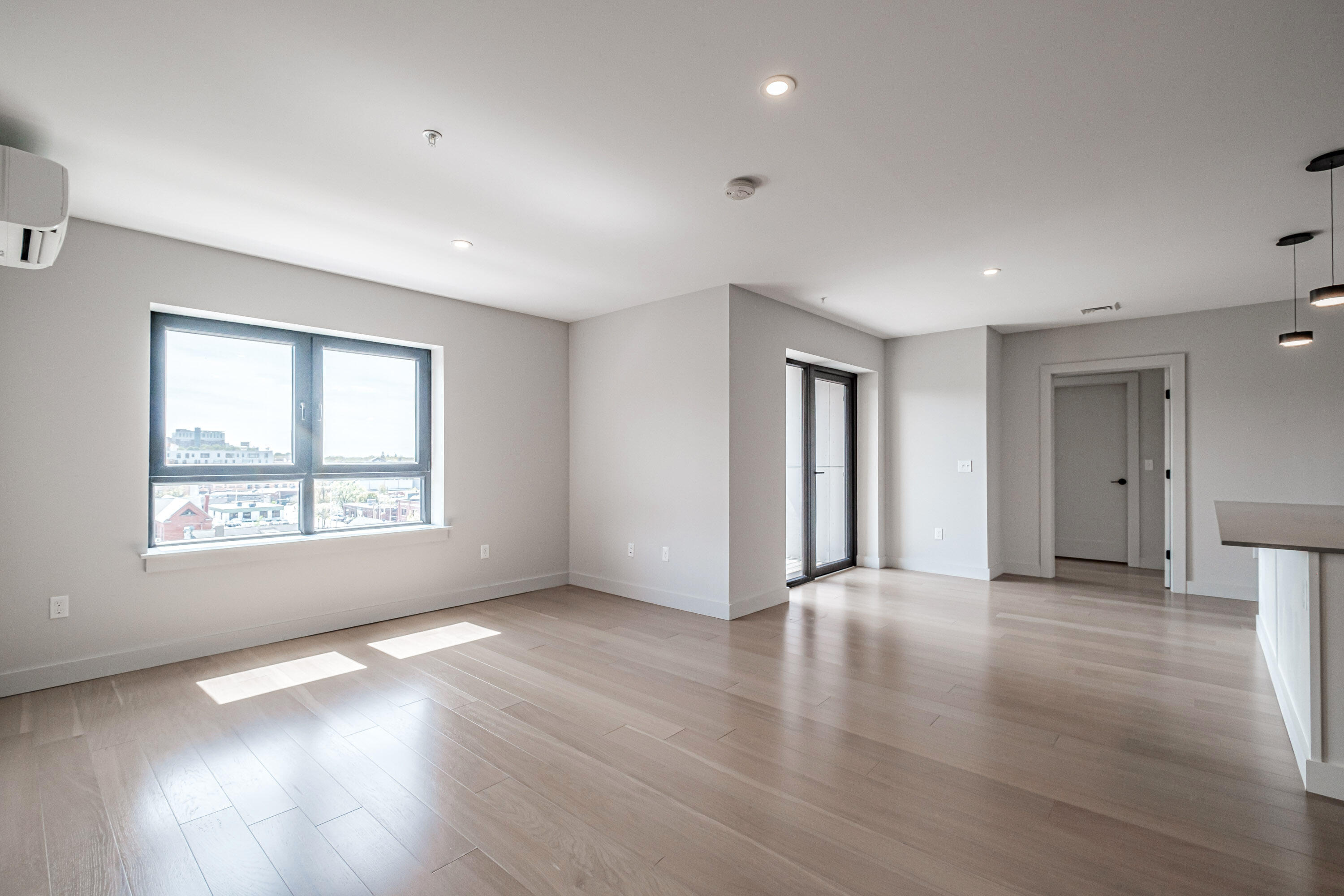 75 Chestnut Street, 605