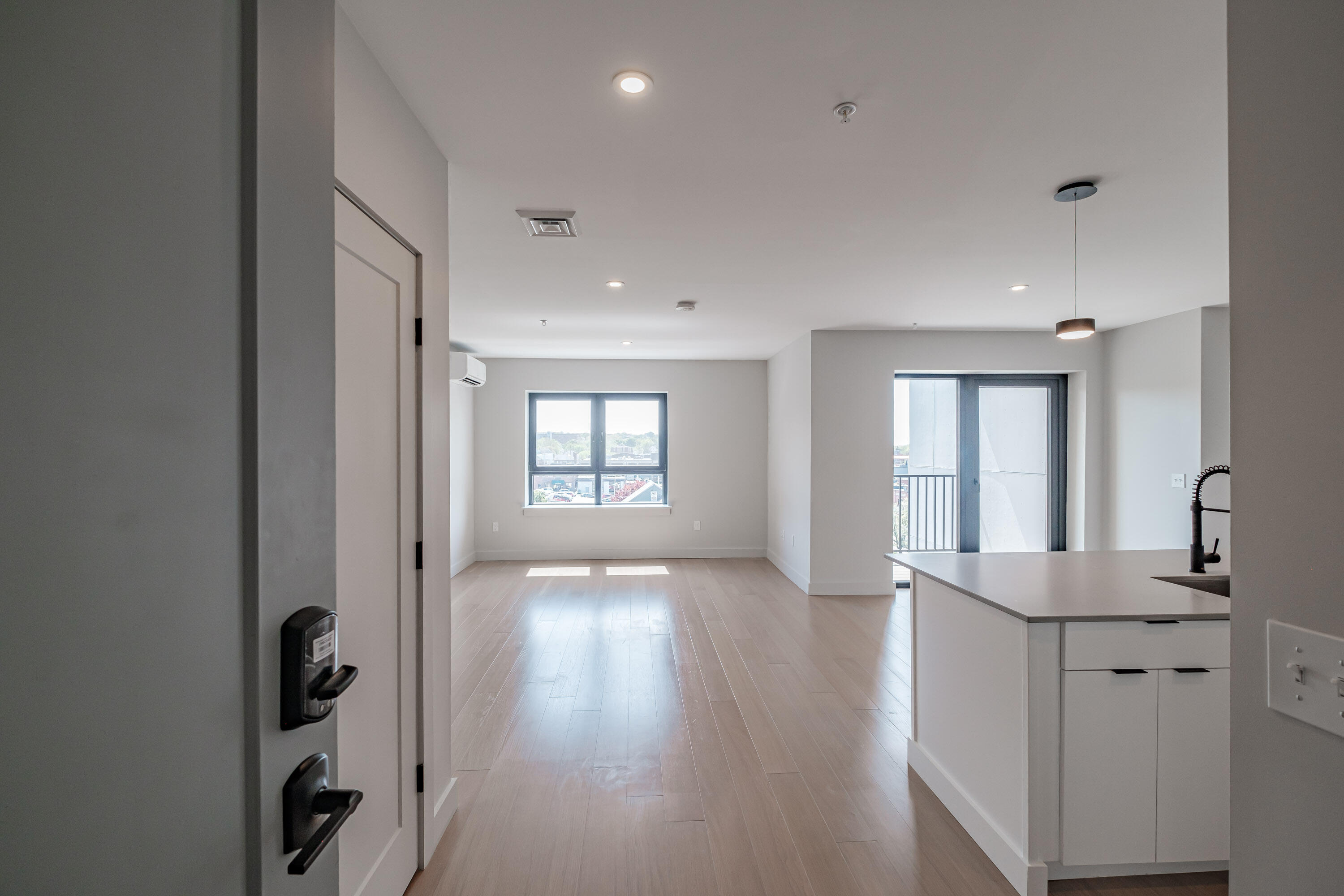 75 Chestnut Street, 605