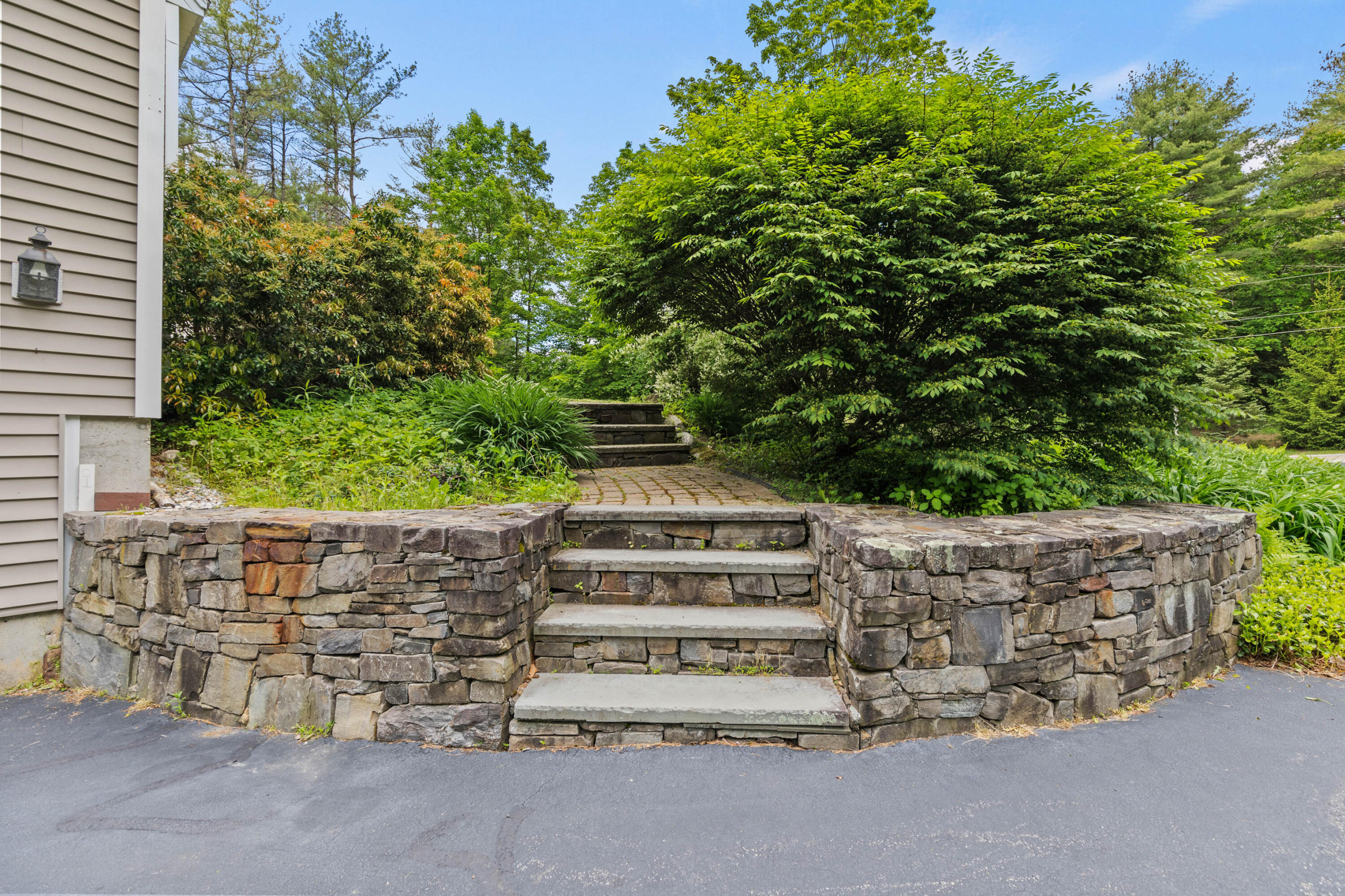 21 Wyman Way
