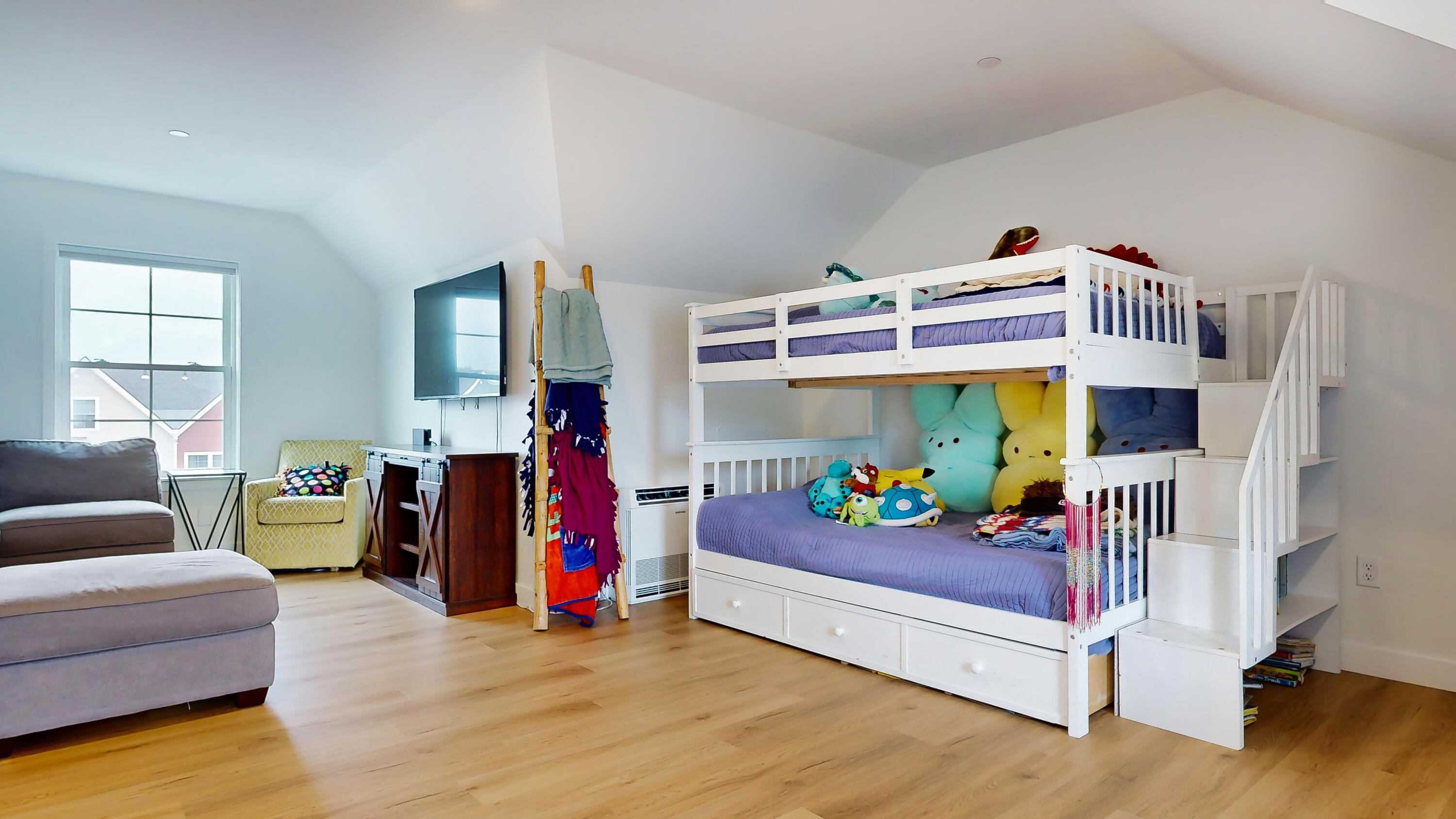 18 Pacer Way, C-2B