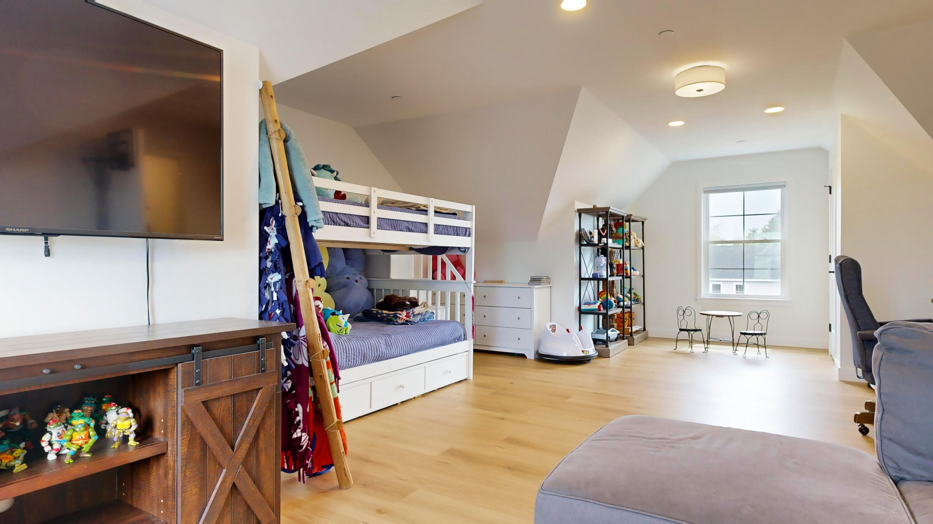 18 Pacer Way, C-2B