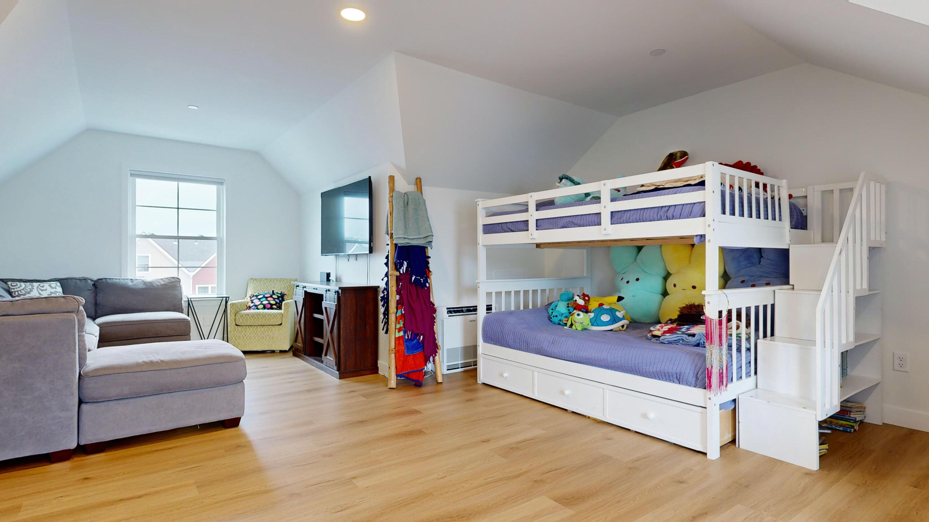 18 Pacer Way, C-2B