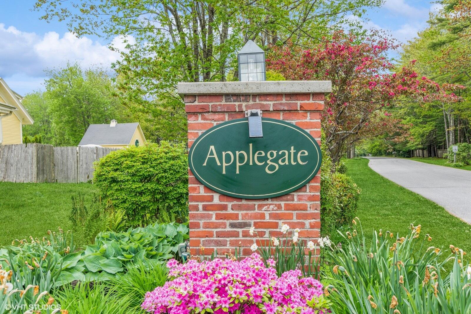 49 Applegate Lane, 49