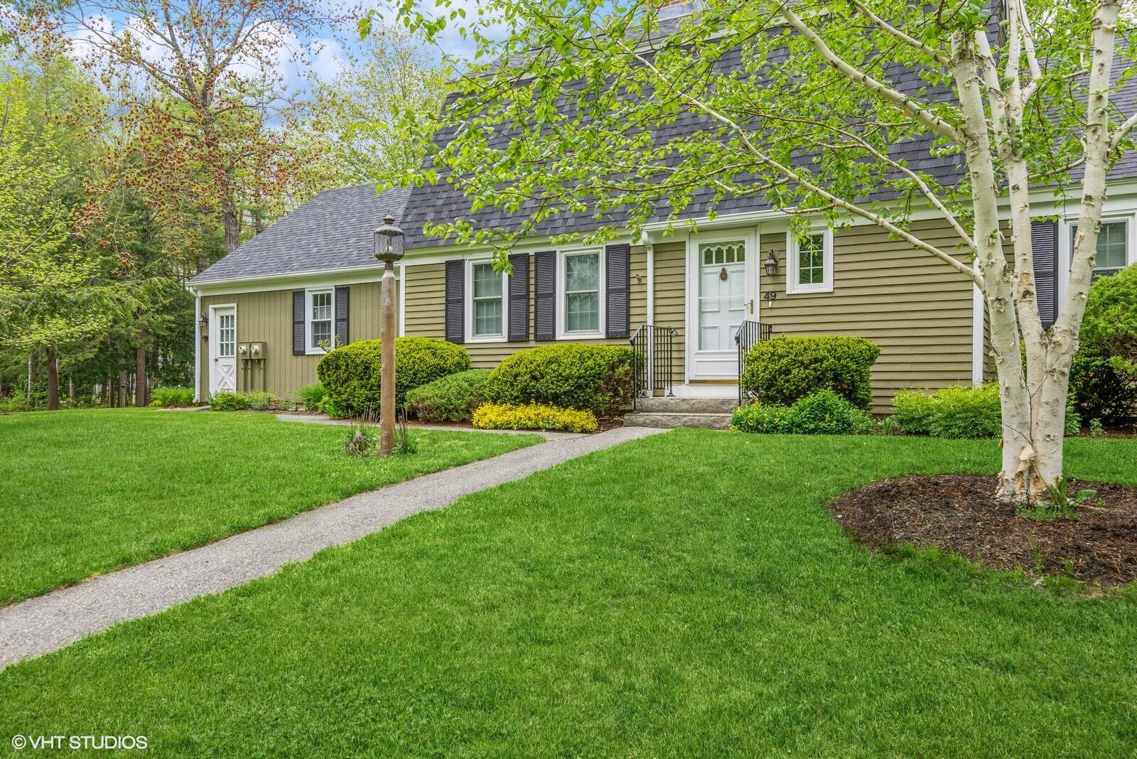 49 Applegate Lane, 49