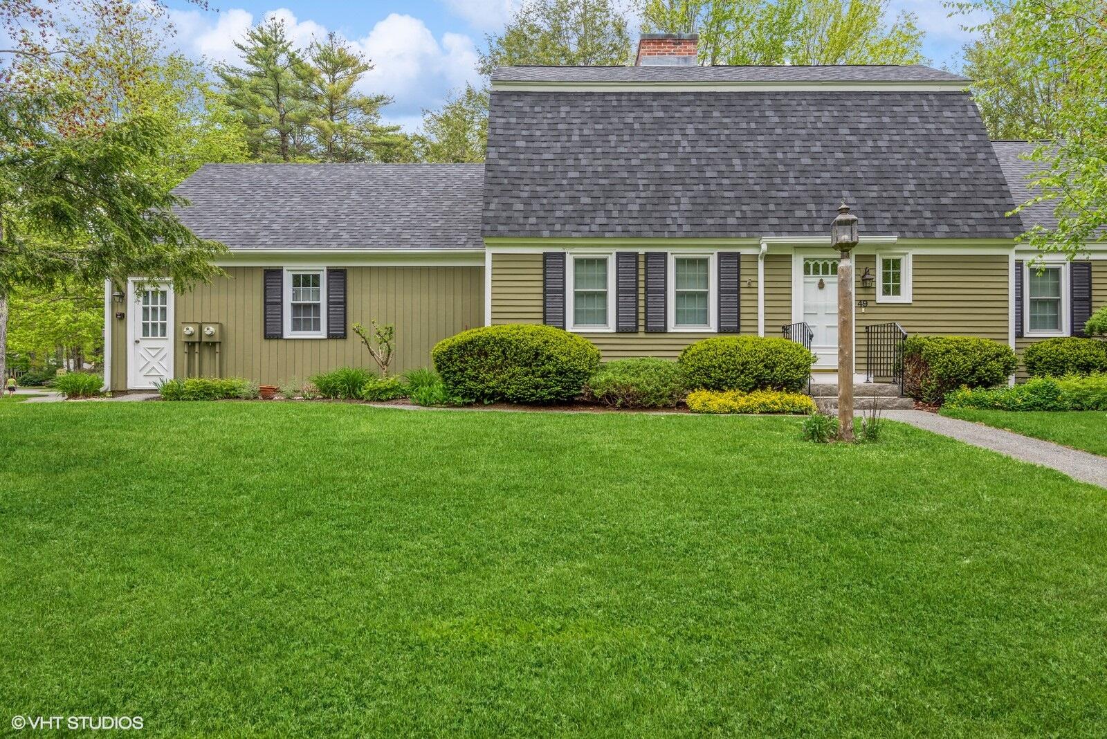 49 Applegate Lane, 49
