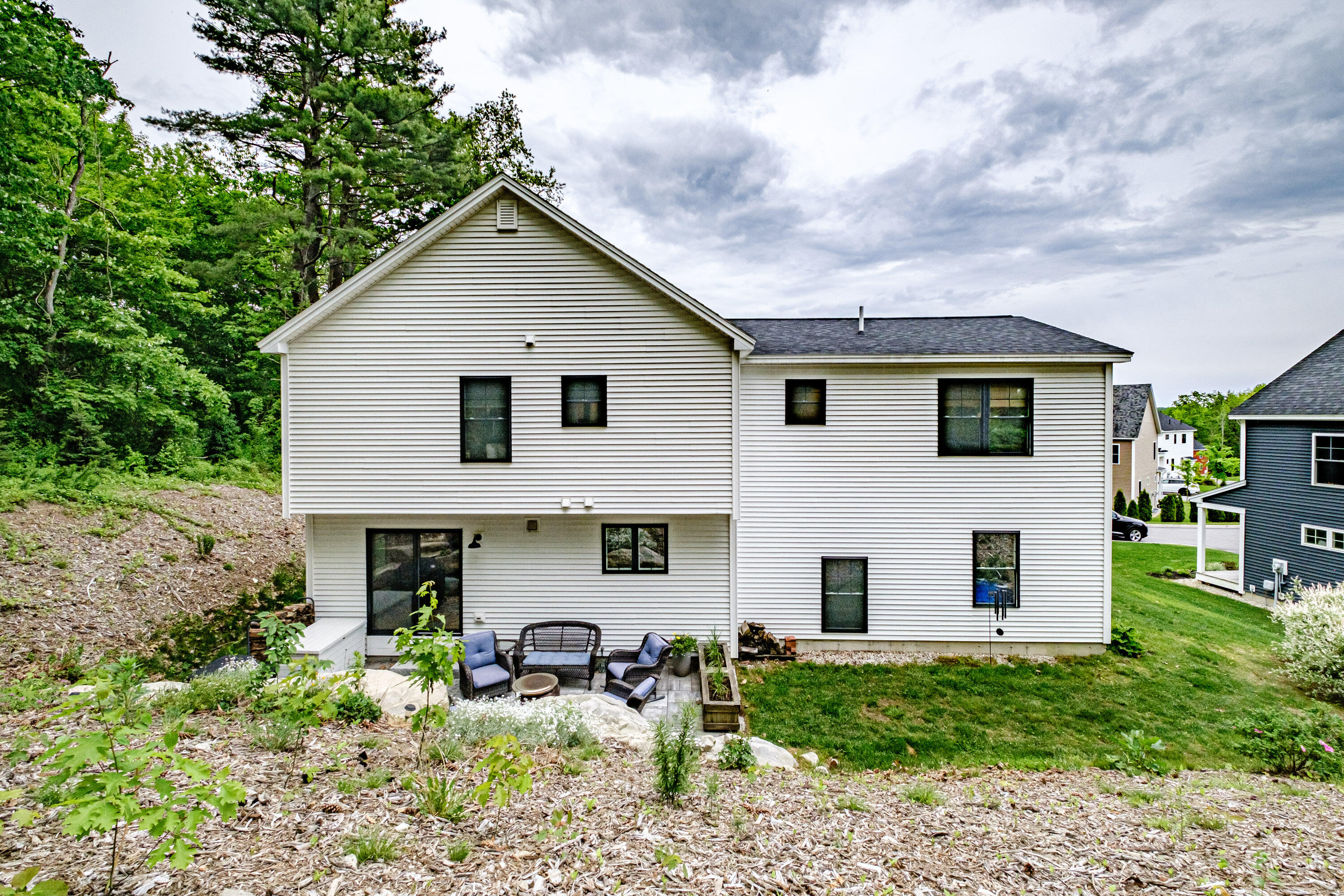 8 Tyler Drive, 32
