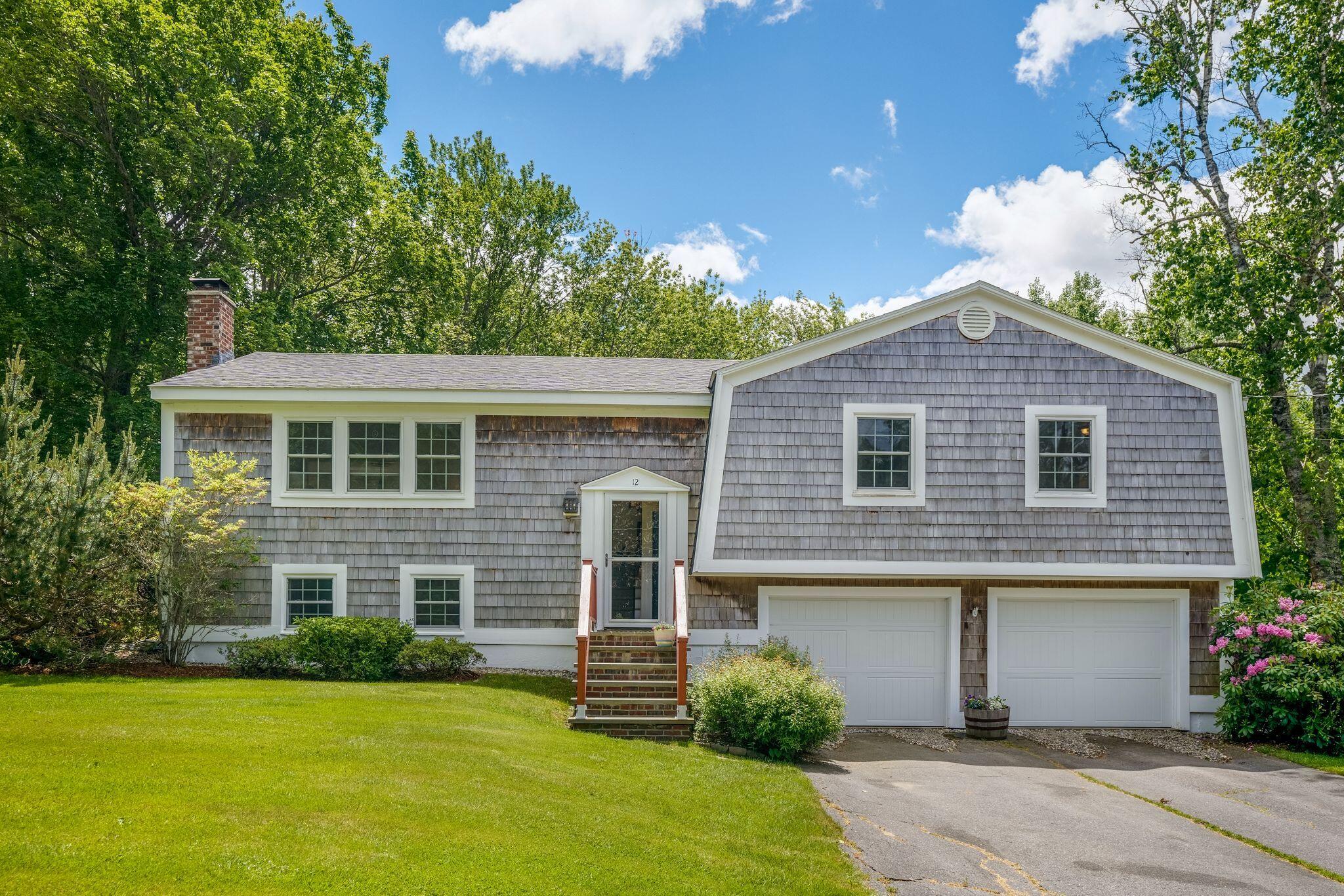 12 Hallmark Road