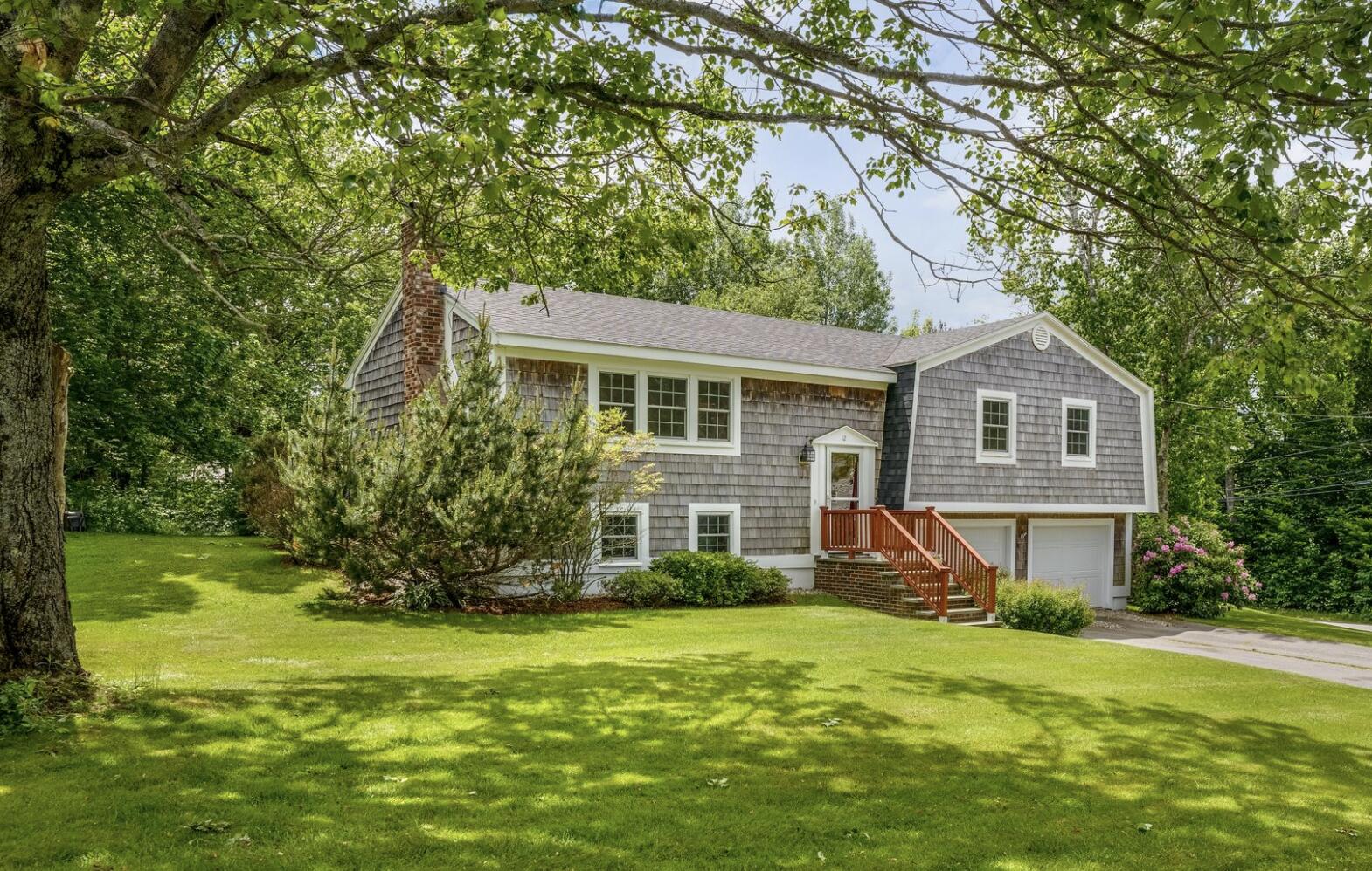 12 Hallmark Road