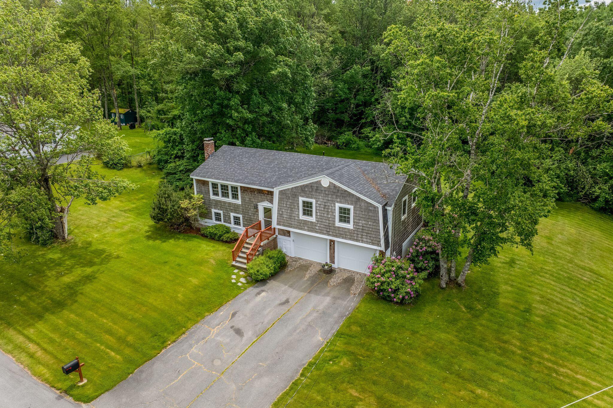 12 Hallmark Road
