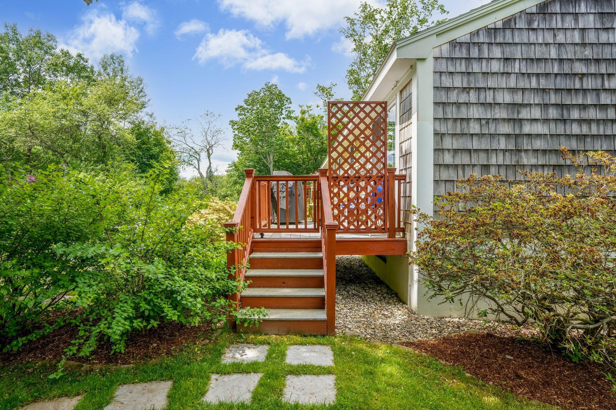 12 Hallmark Road