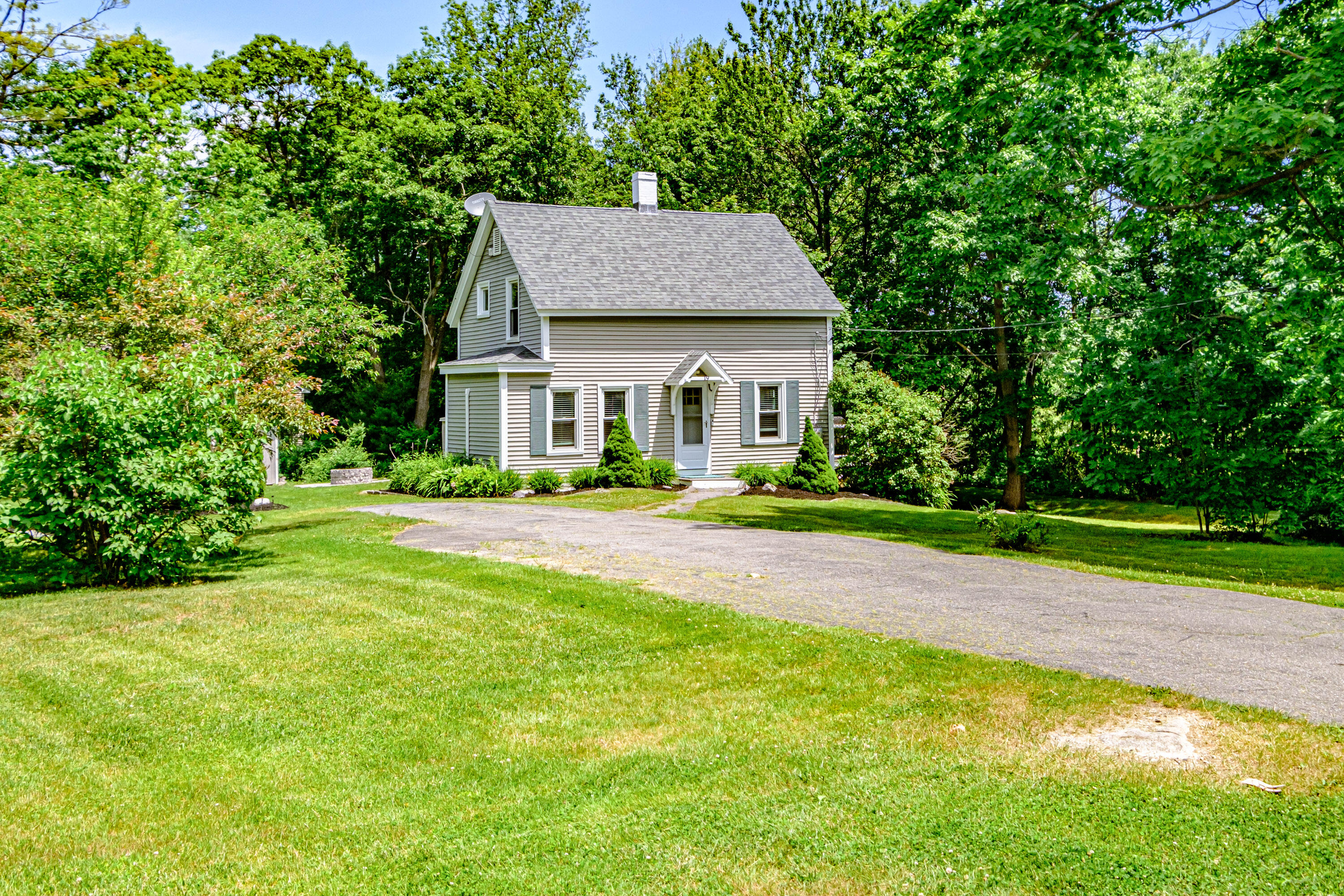 19 Ledgewood Drive