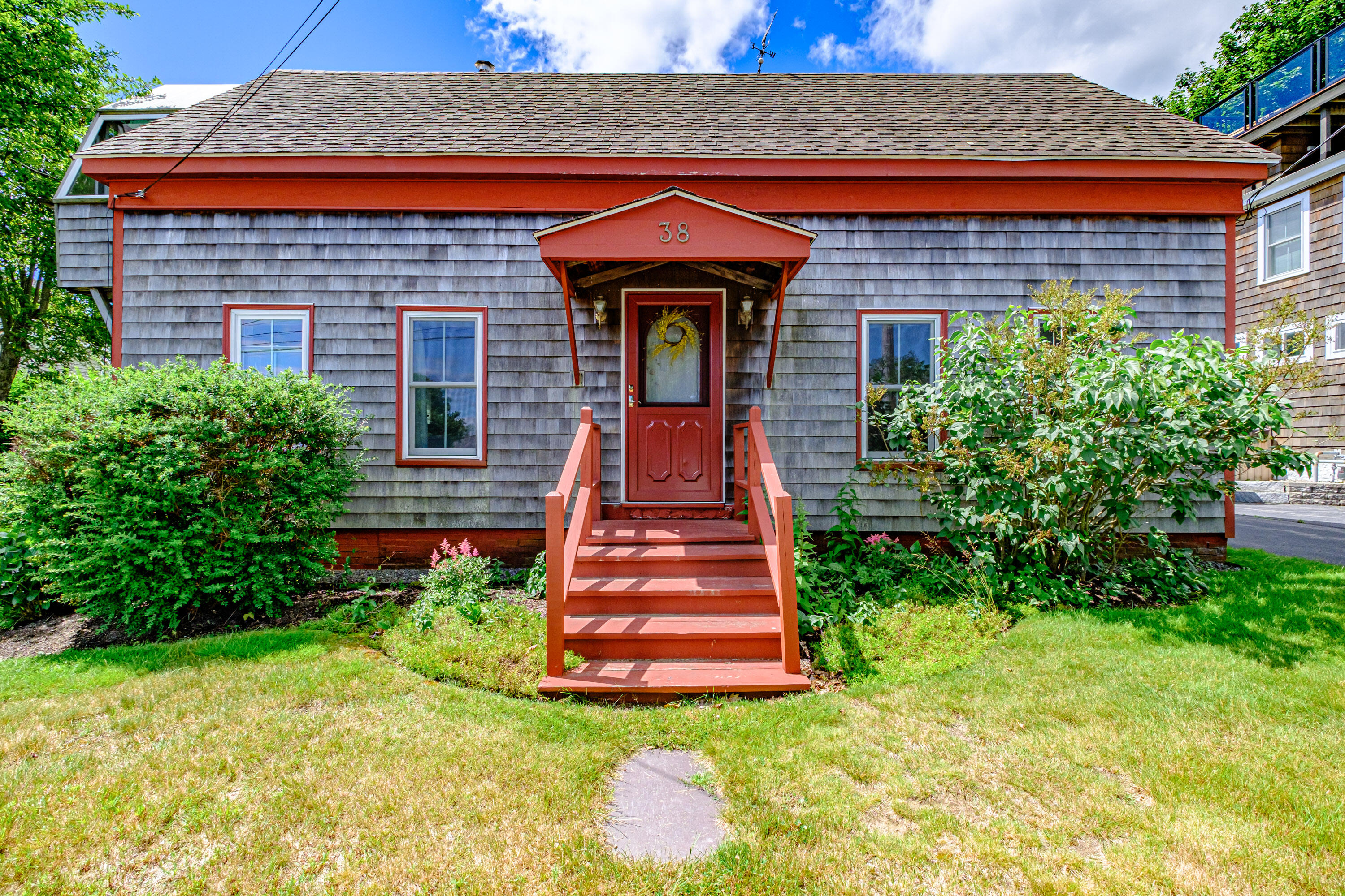 38 Myrtle Avenue