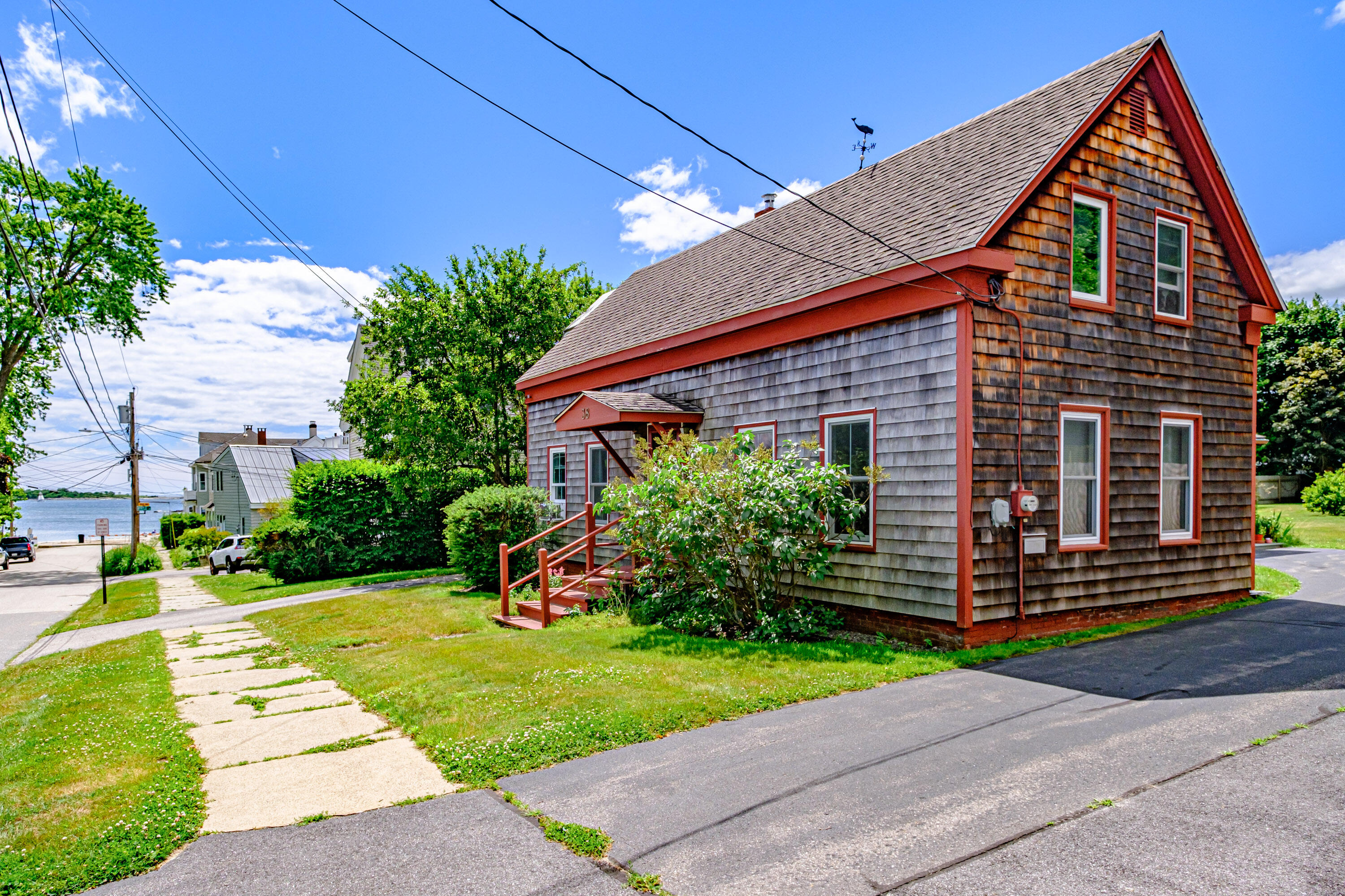 38 Myrtle Avenue