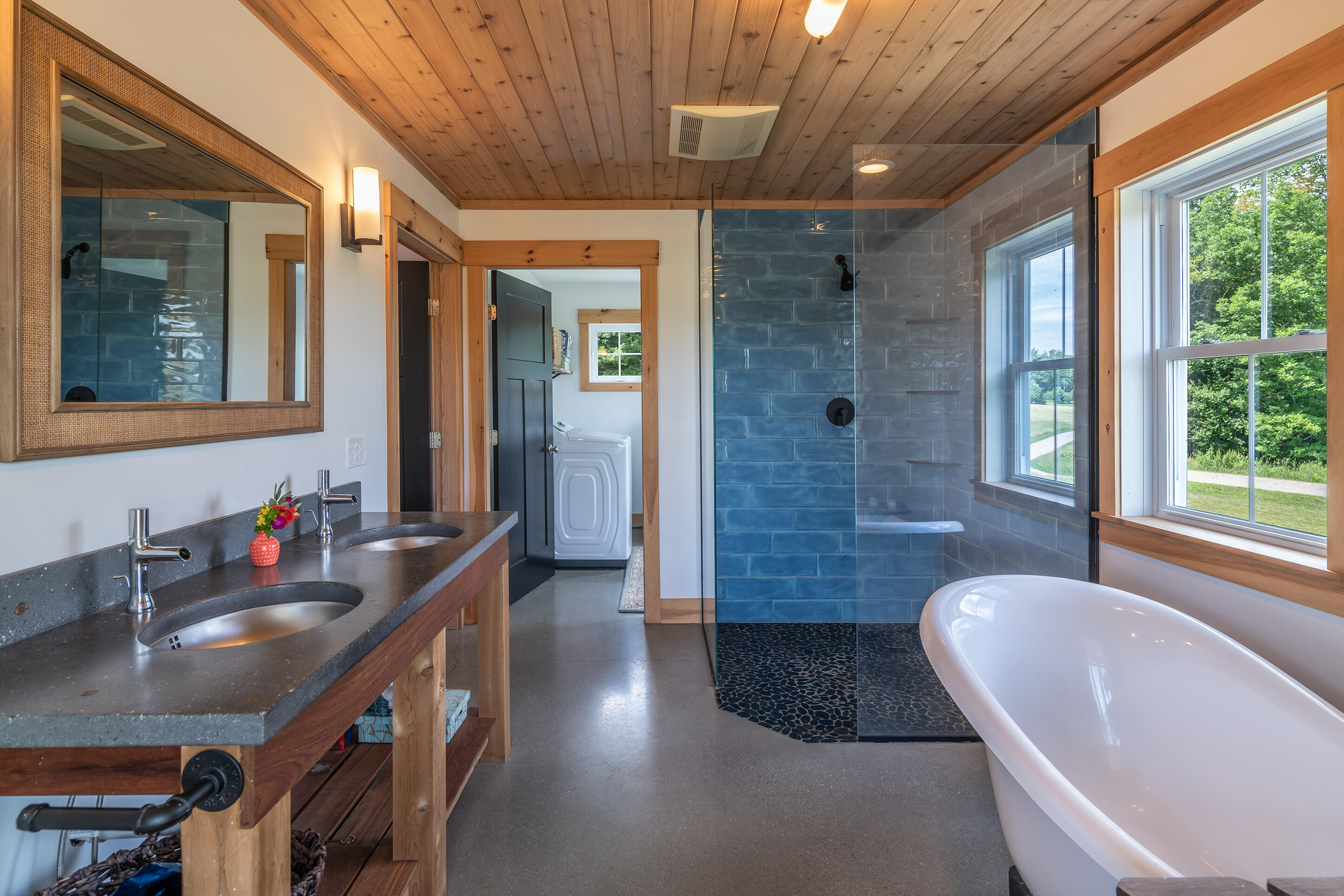 18 Leeward Passage