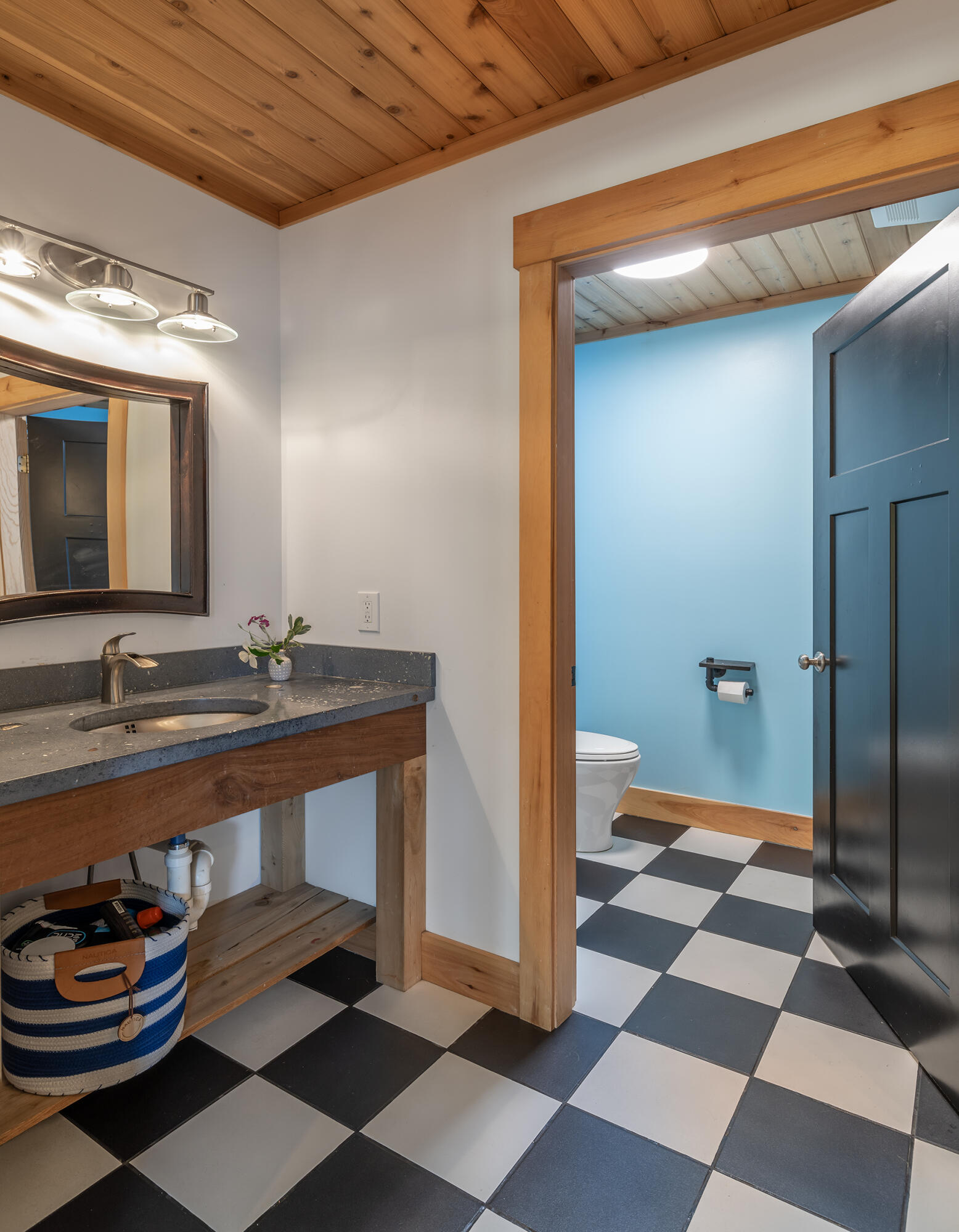 18 Leeward Passage