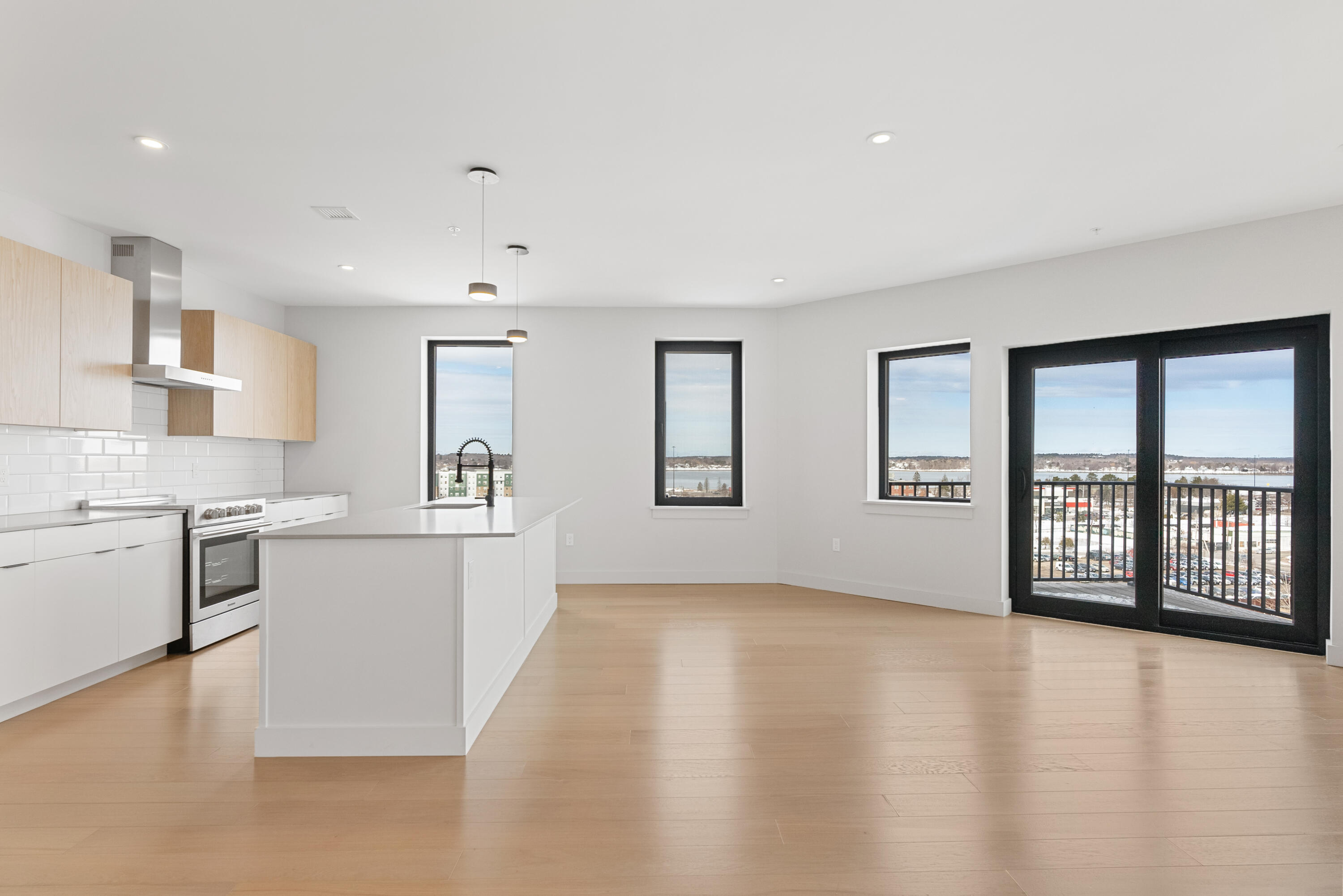 75 Chestnut Street, 706