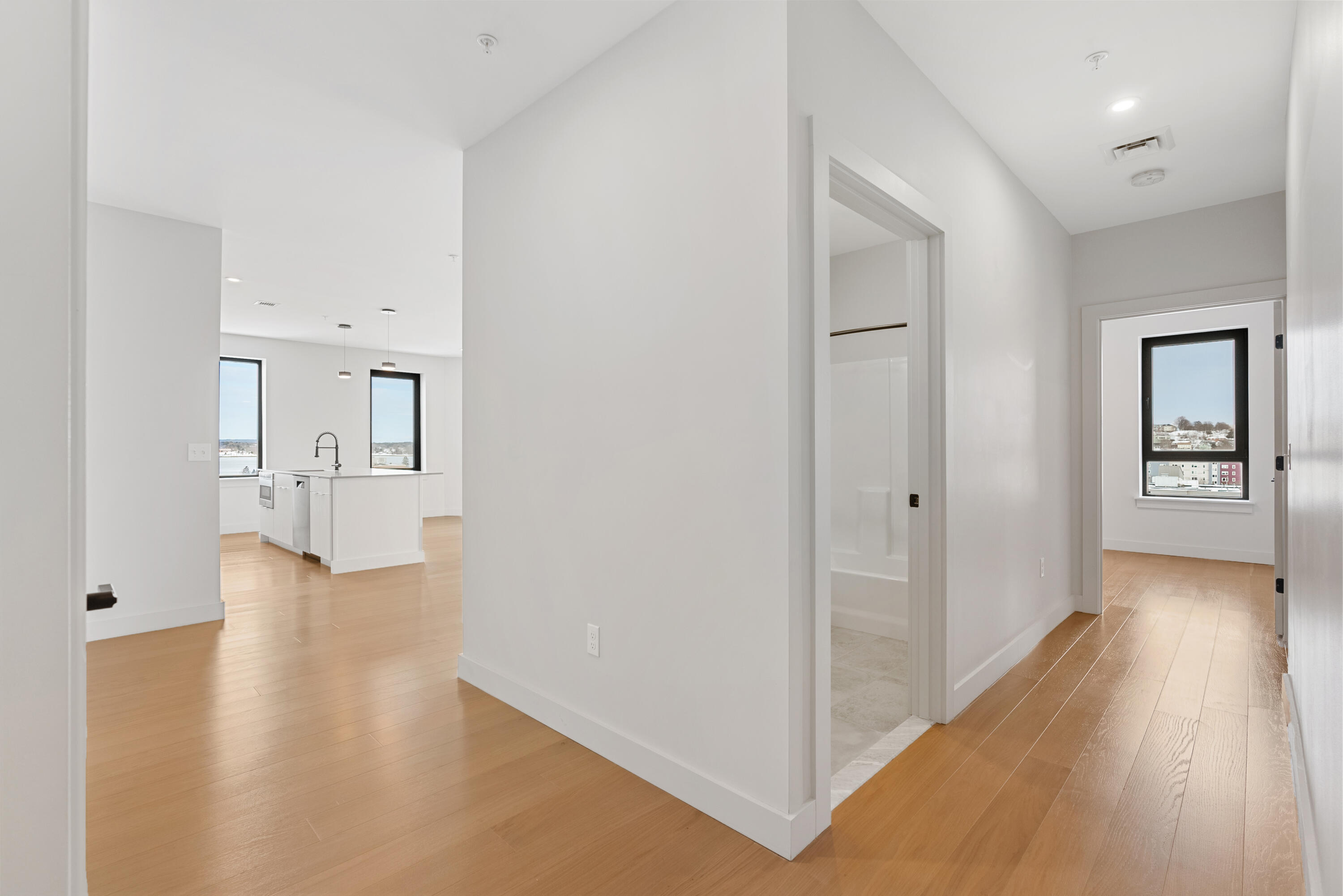 75 Chestnut Street, 706