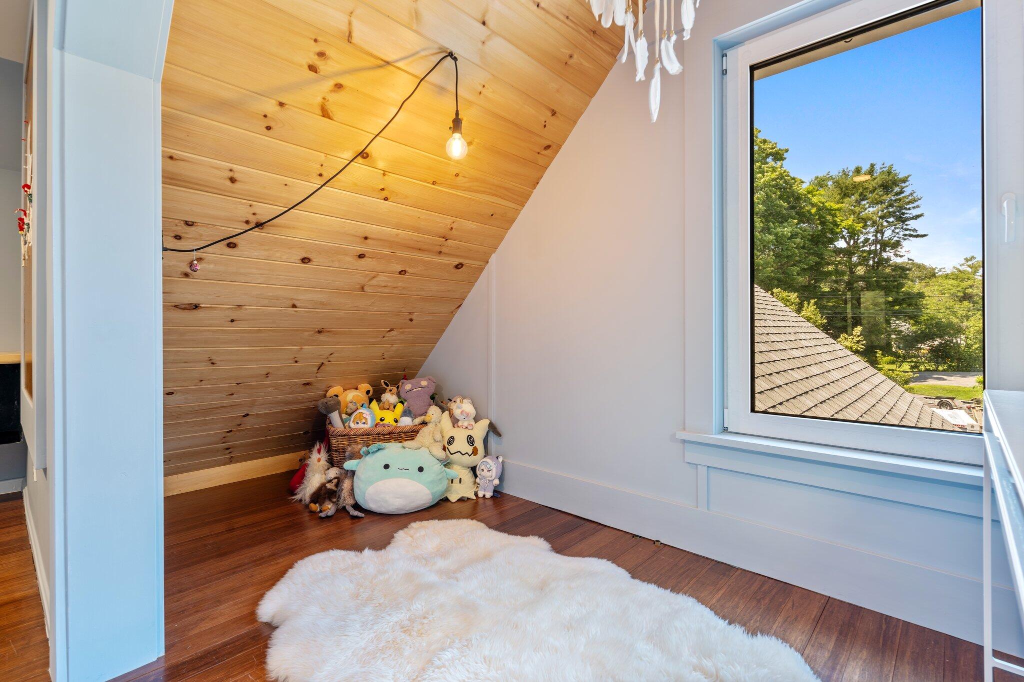 245 Lower Flying Point Road