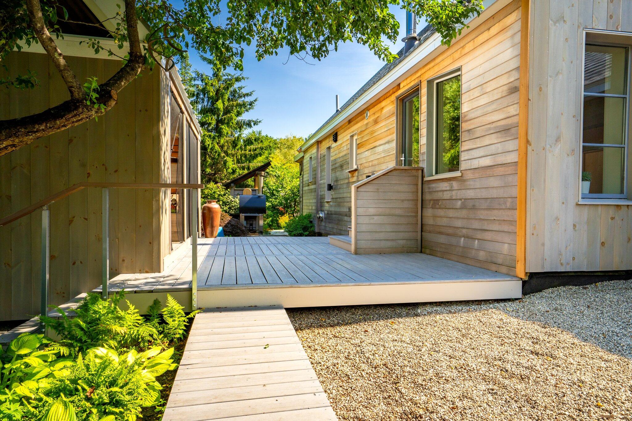 245 Lower Flying Point Road