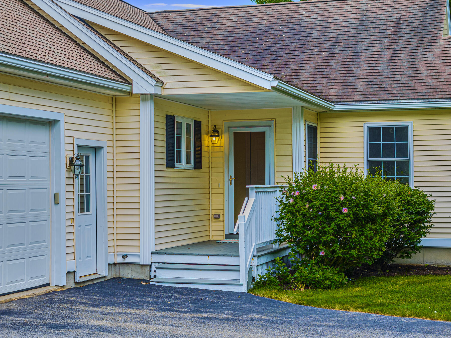 60 Lone Pine Lane, 60