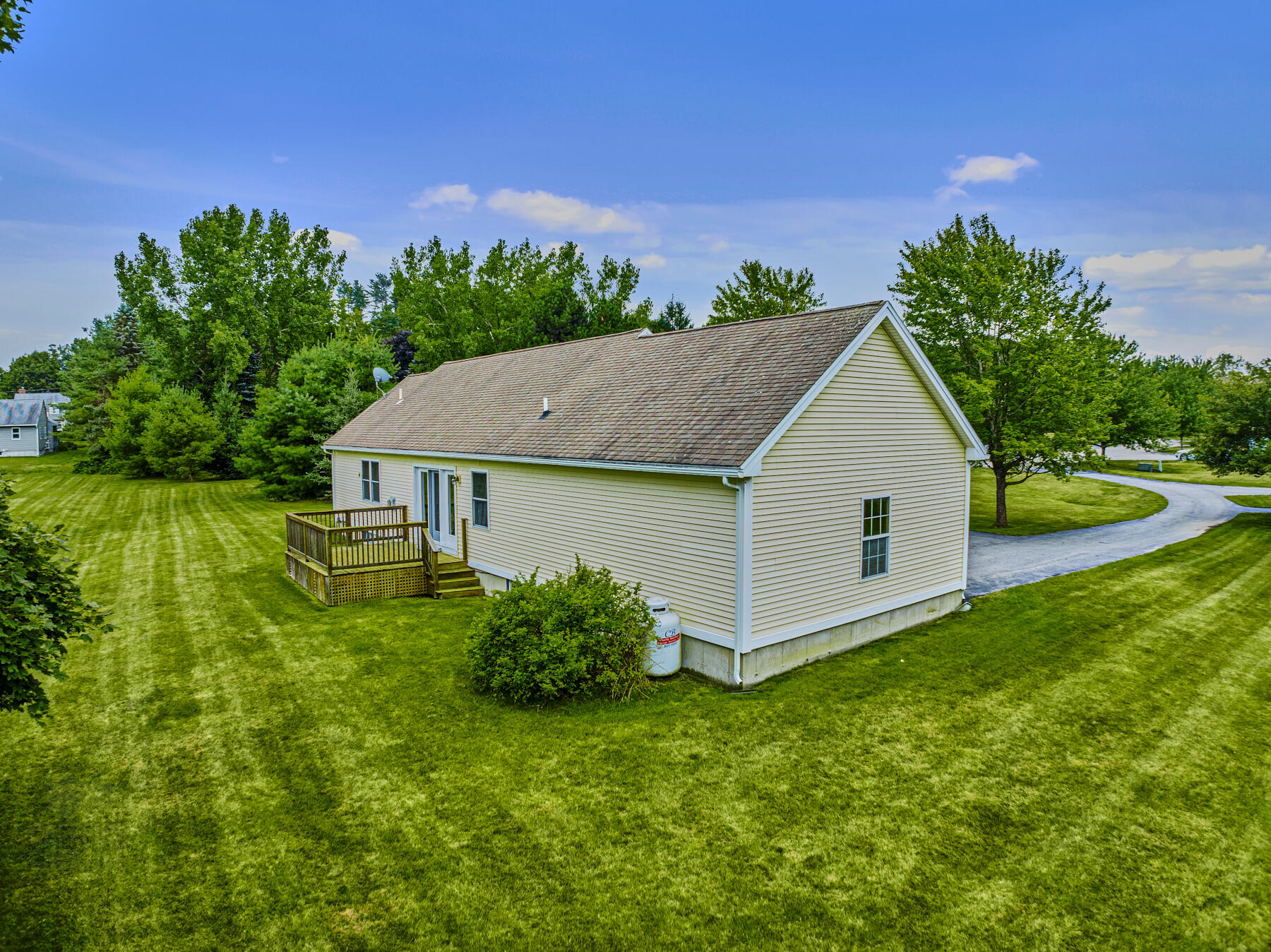 60 Lone Pine Lane, 60