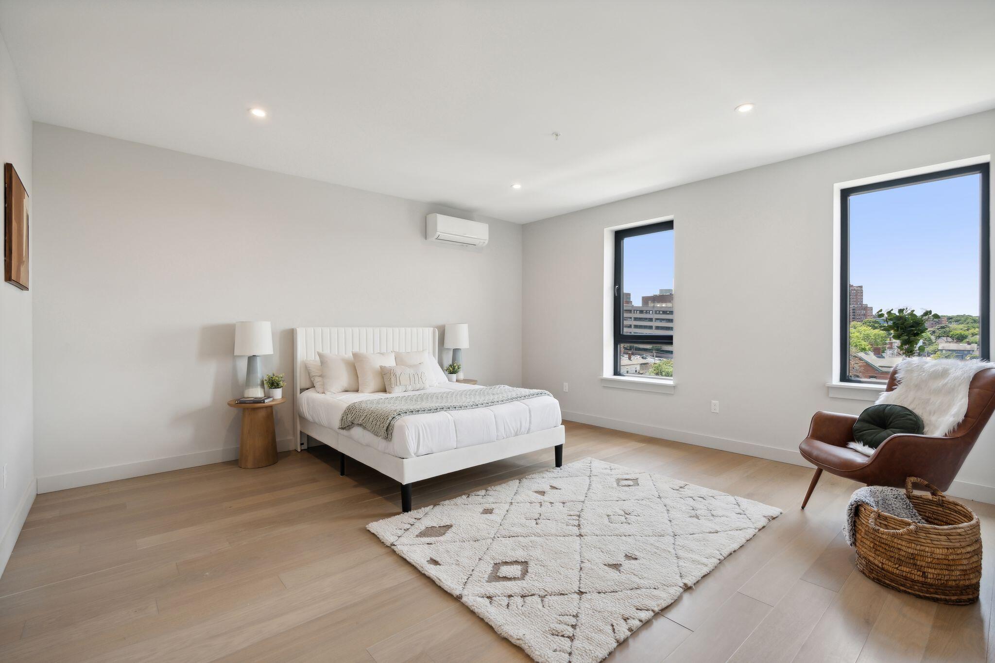 75 Chestnut Street, 703