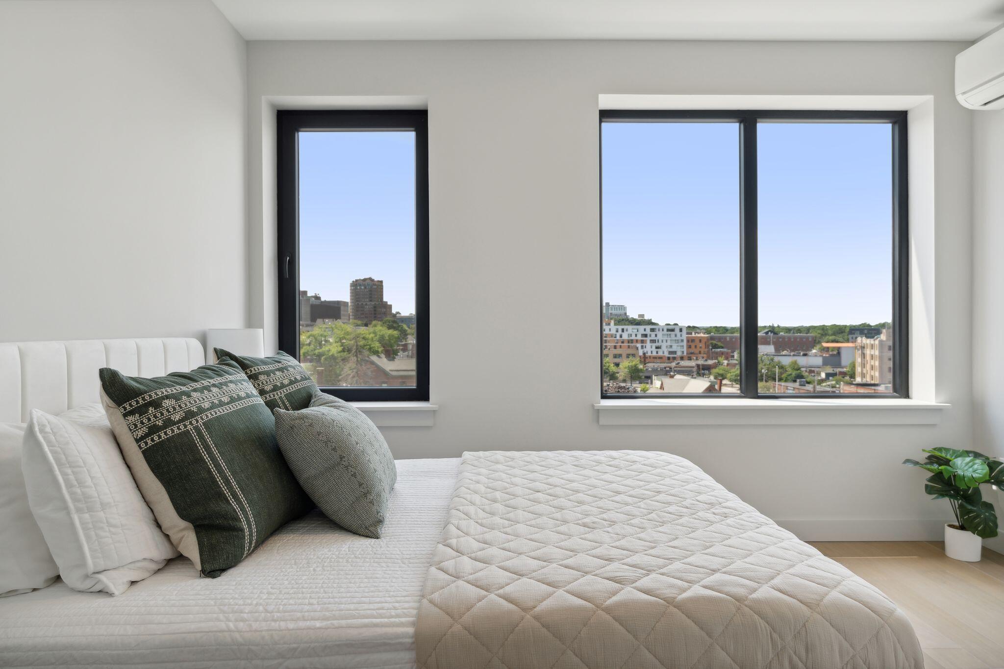 75 Chestnut Street, 703