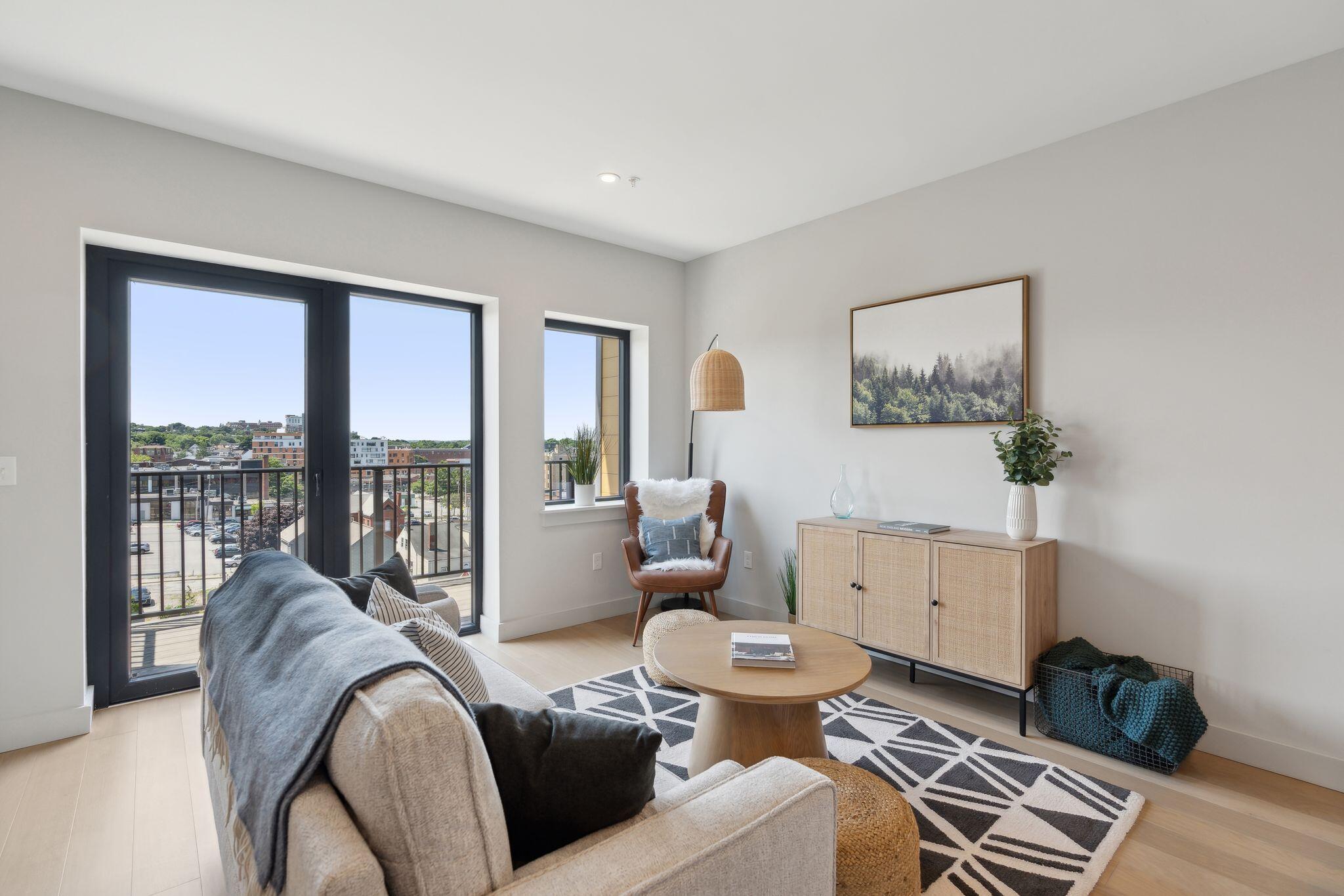 75 Chestnut Street, 703