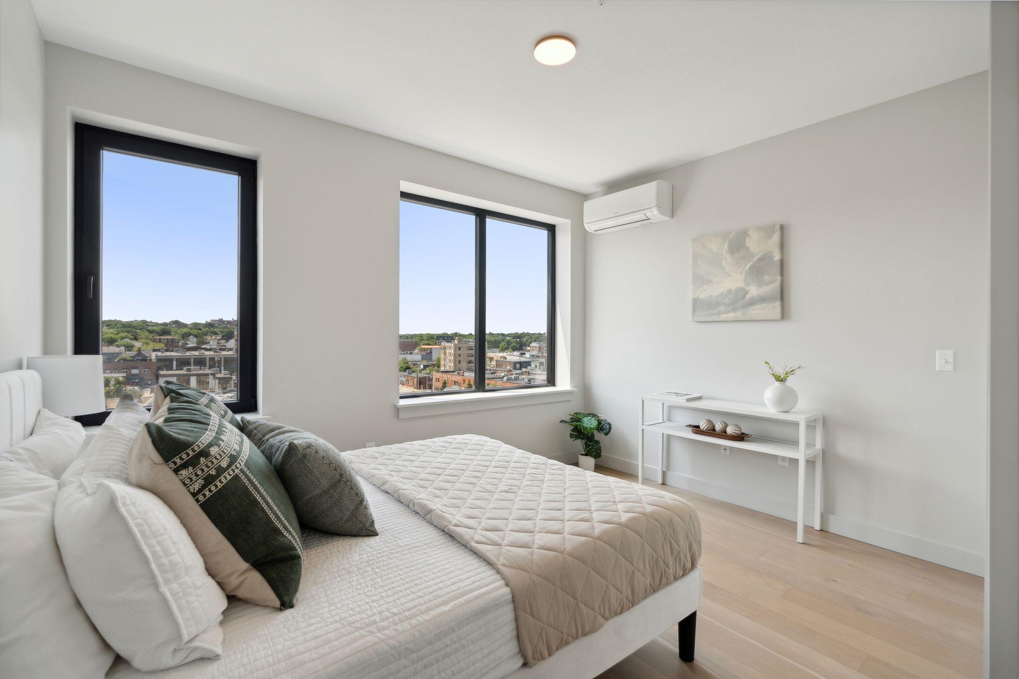75 Chestnut Street, 703
