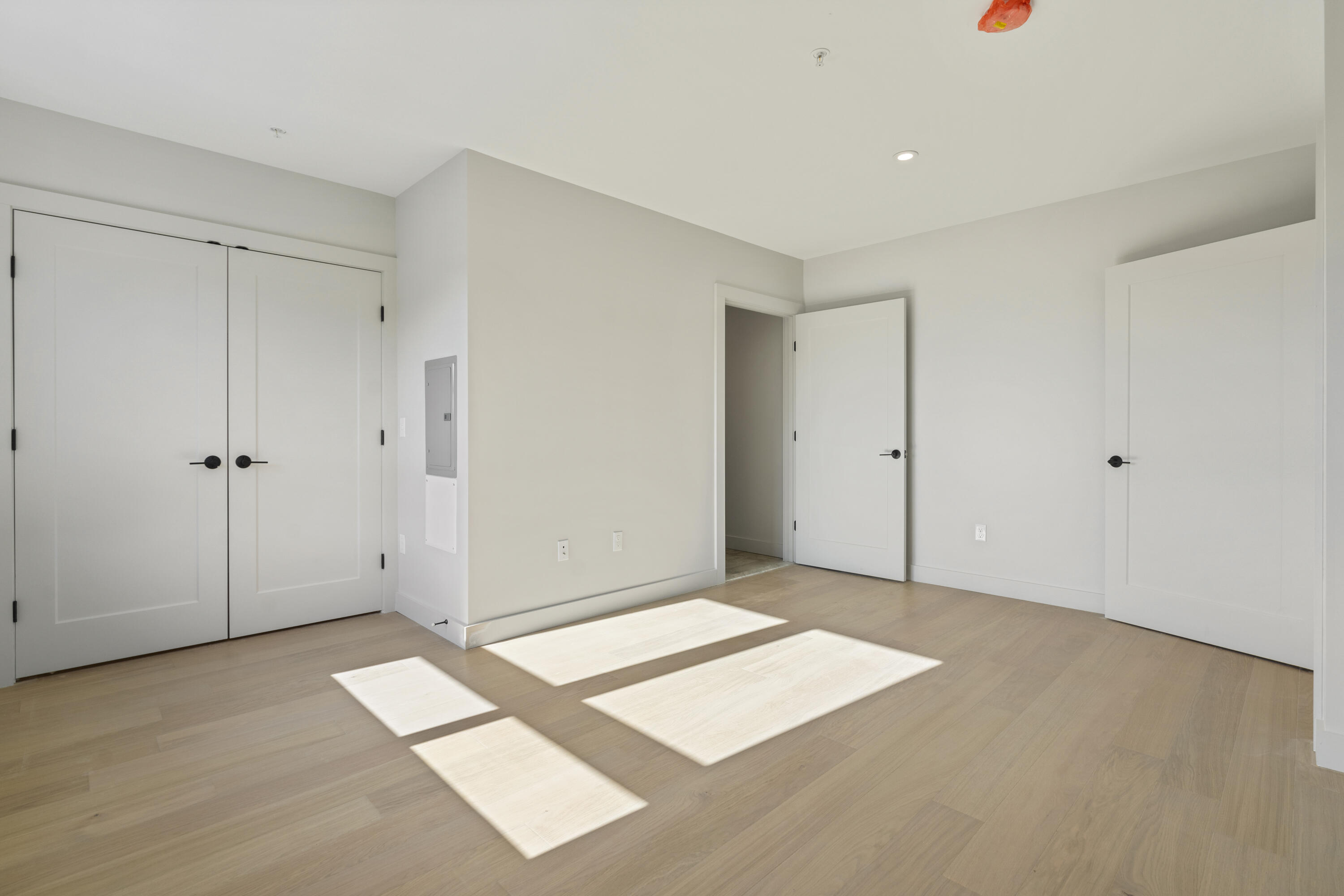 75 Chestnut Street, 504