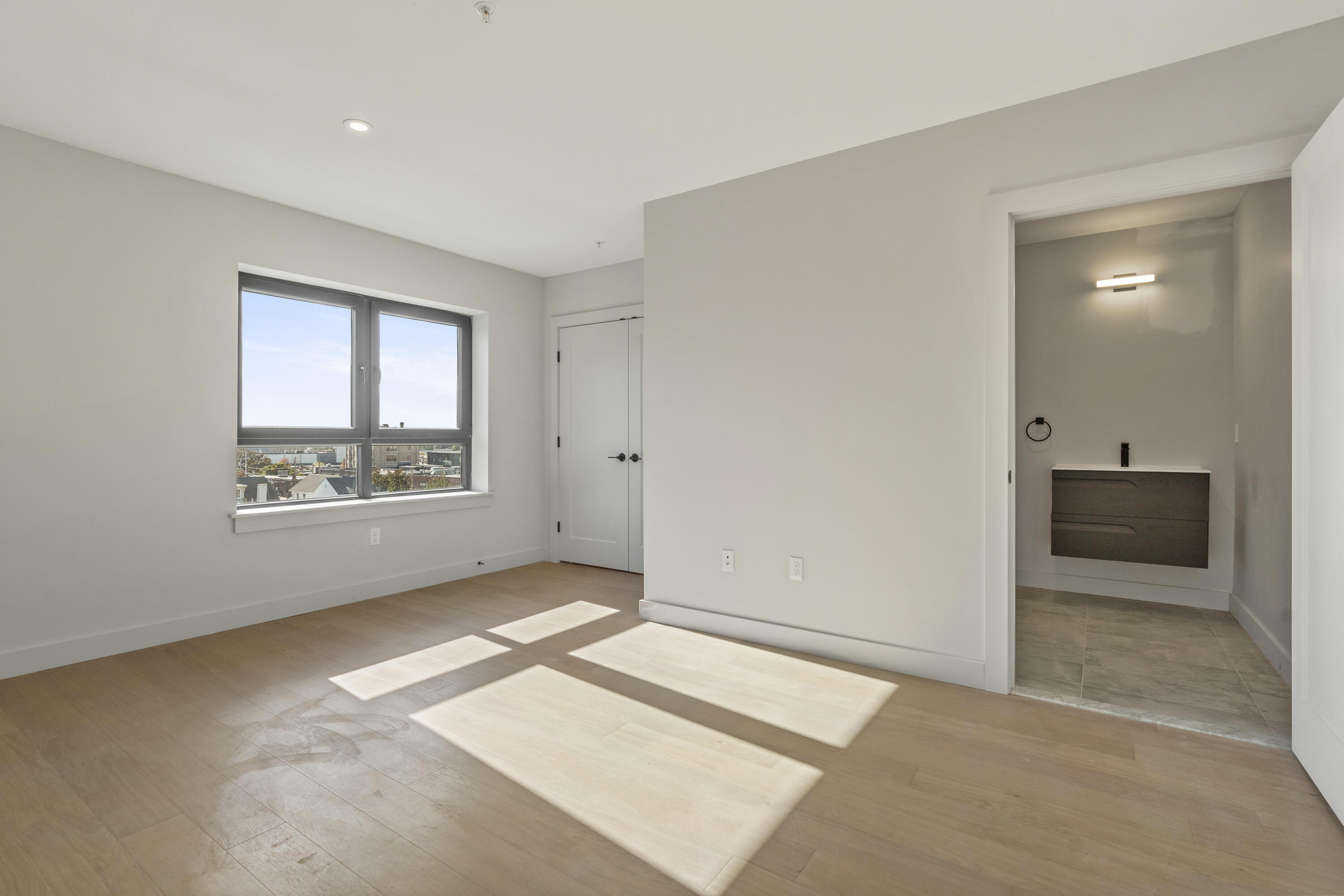 75 Chestnut Street, 504
