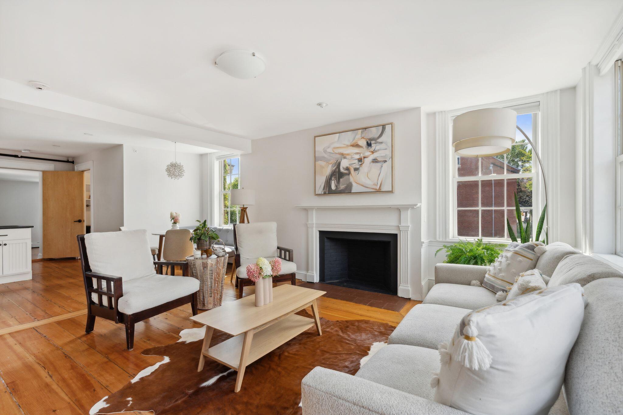 32 Pleasant Street, 2